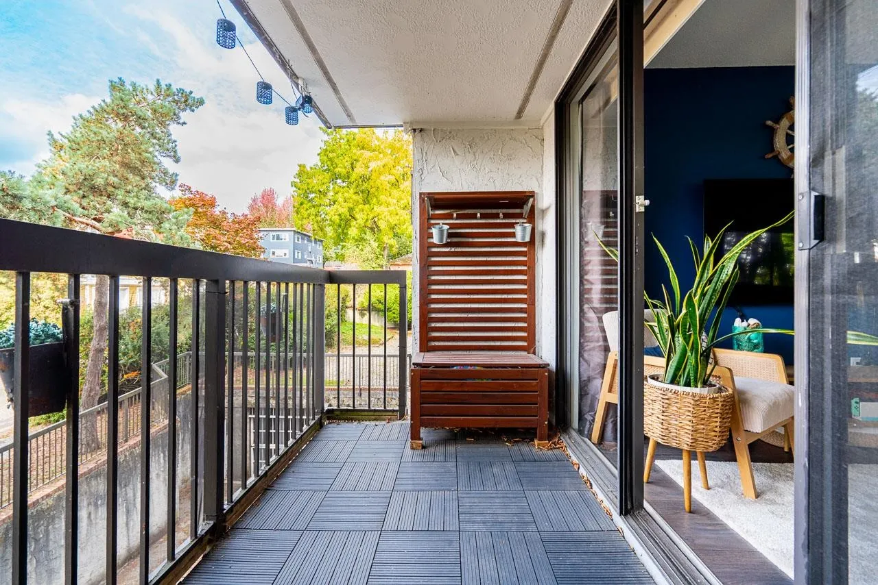 207 1025 Cornwall Street