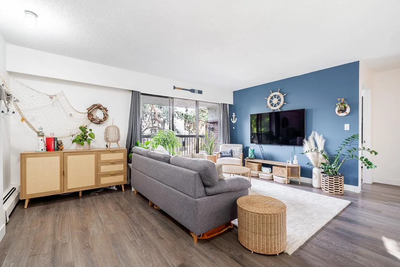 207 1025 Cornwall Street