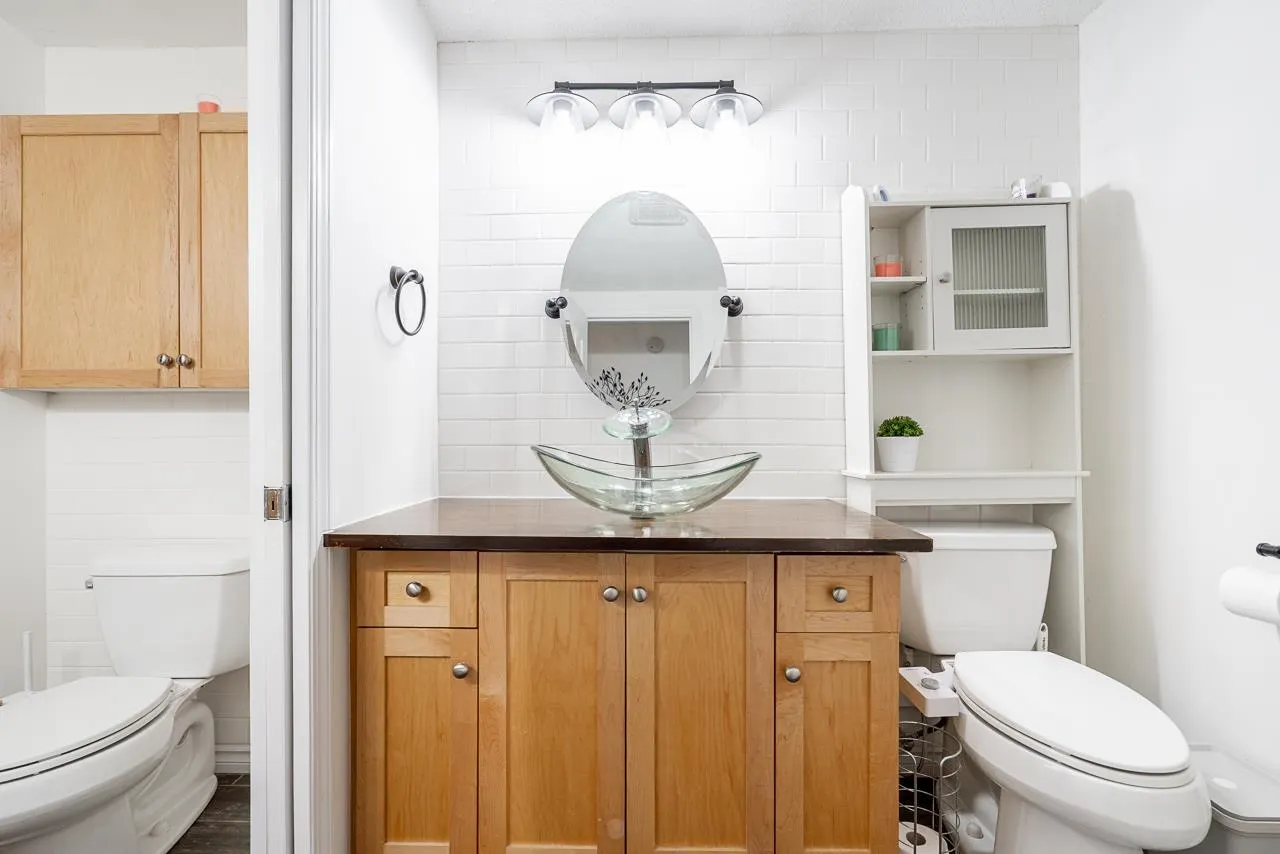 207 1025 Cornwall Street