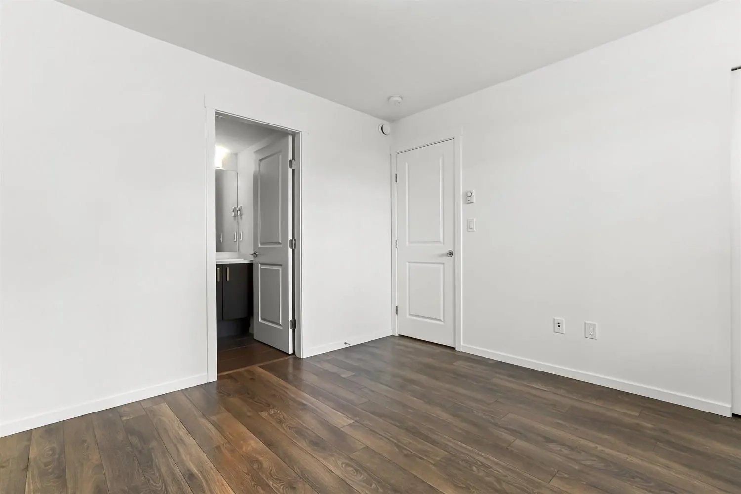 104 15850 85 Avenue