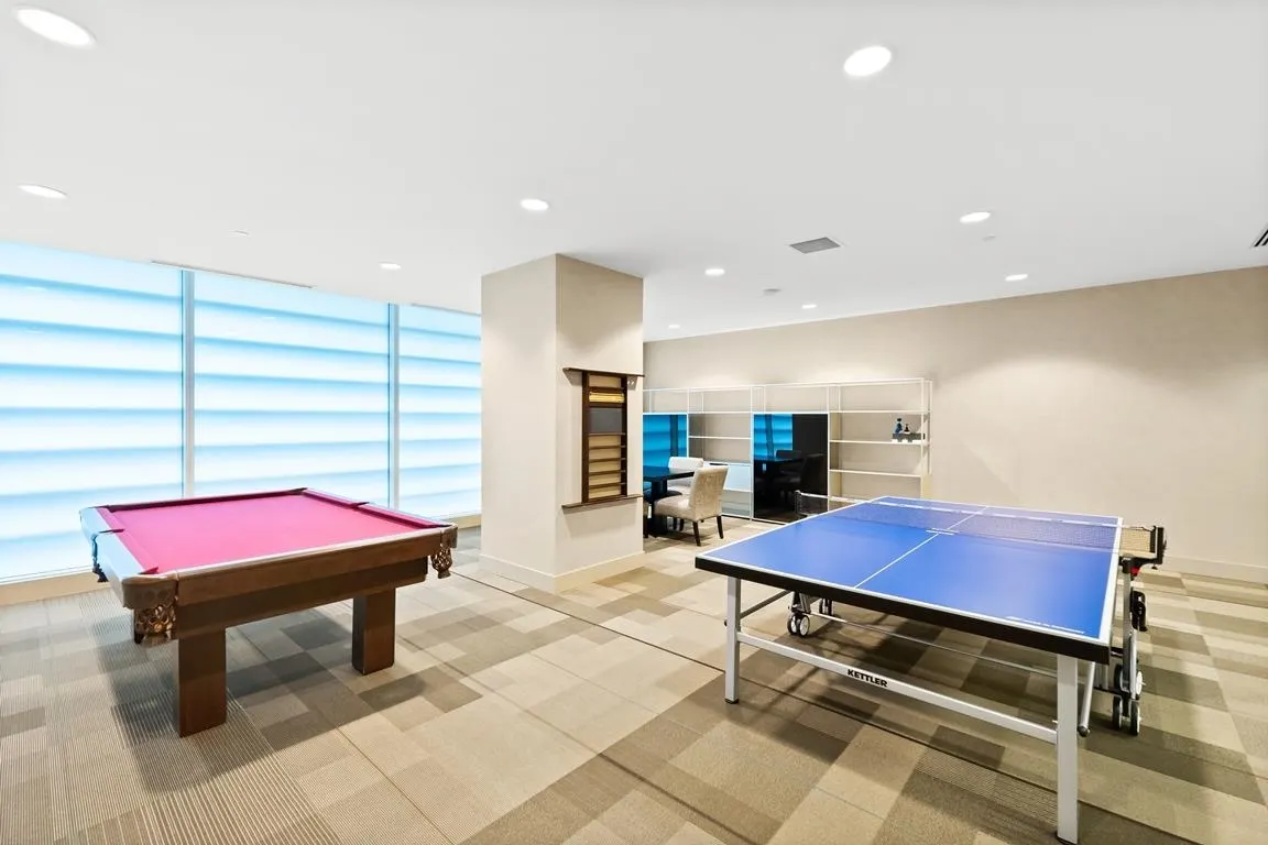 2101 1139 W Cordova Street