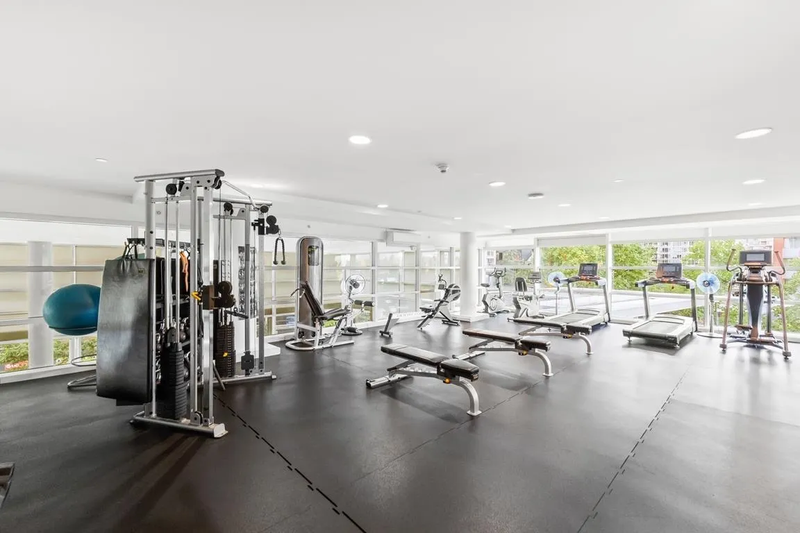 2101 1139 W Cordova Street