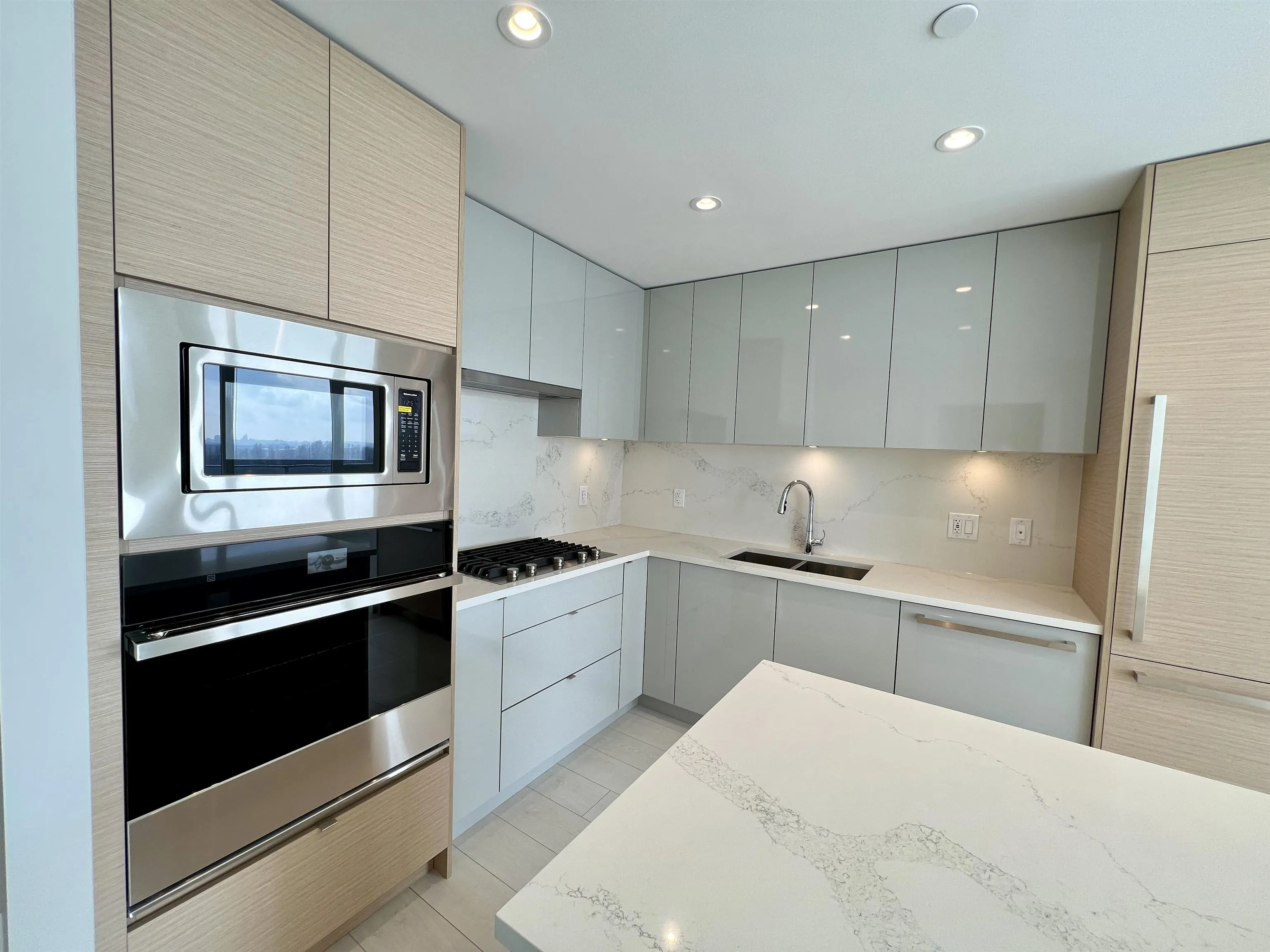 12xx 3438 Sawmill Crescent