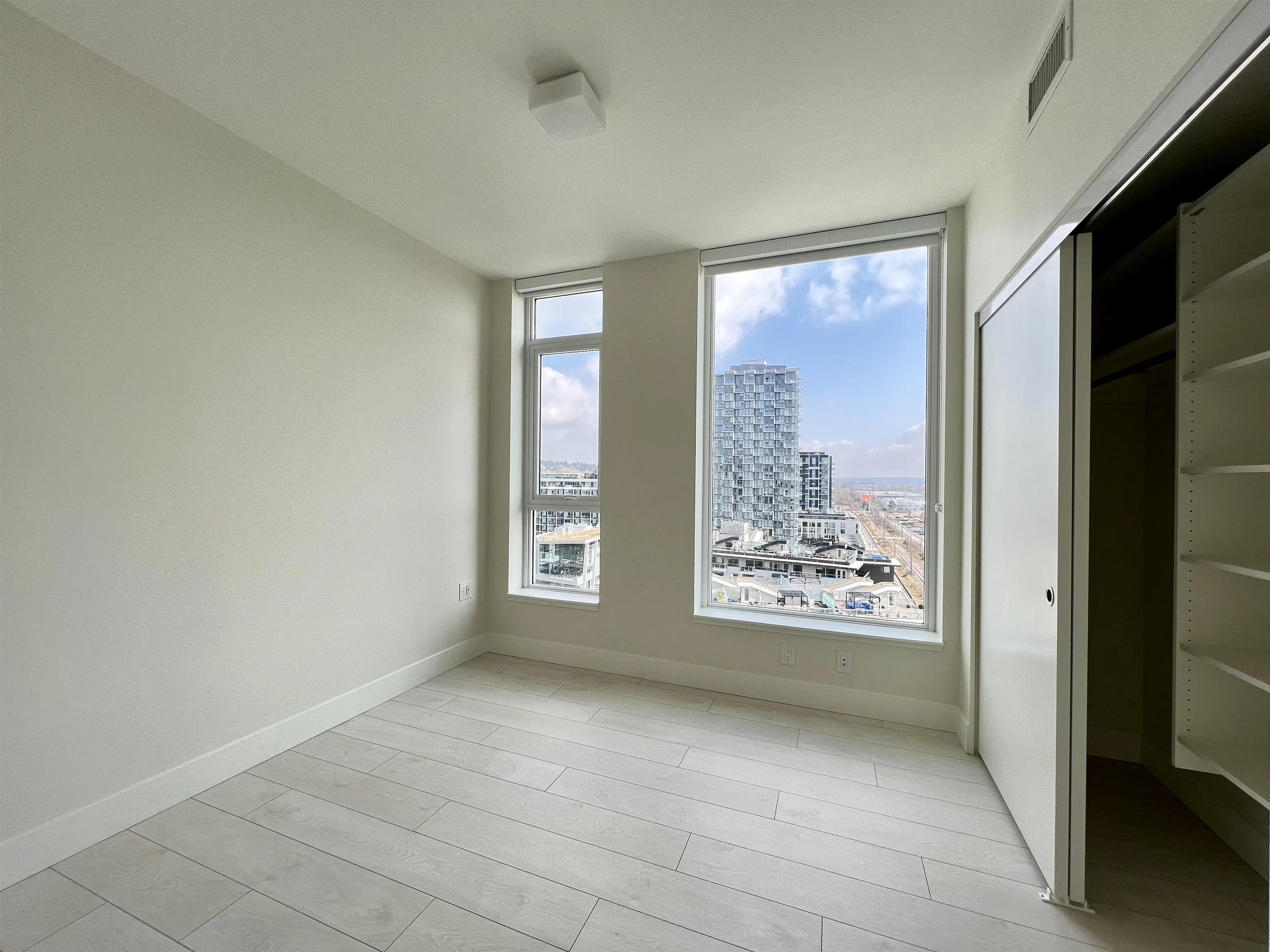 12xx 3438 Sawmill Crescent