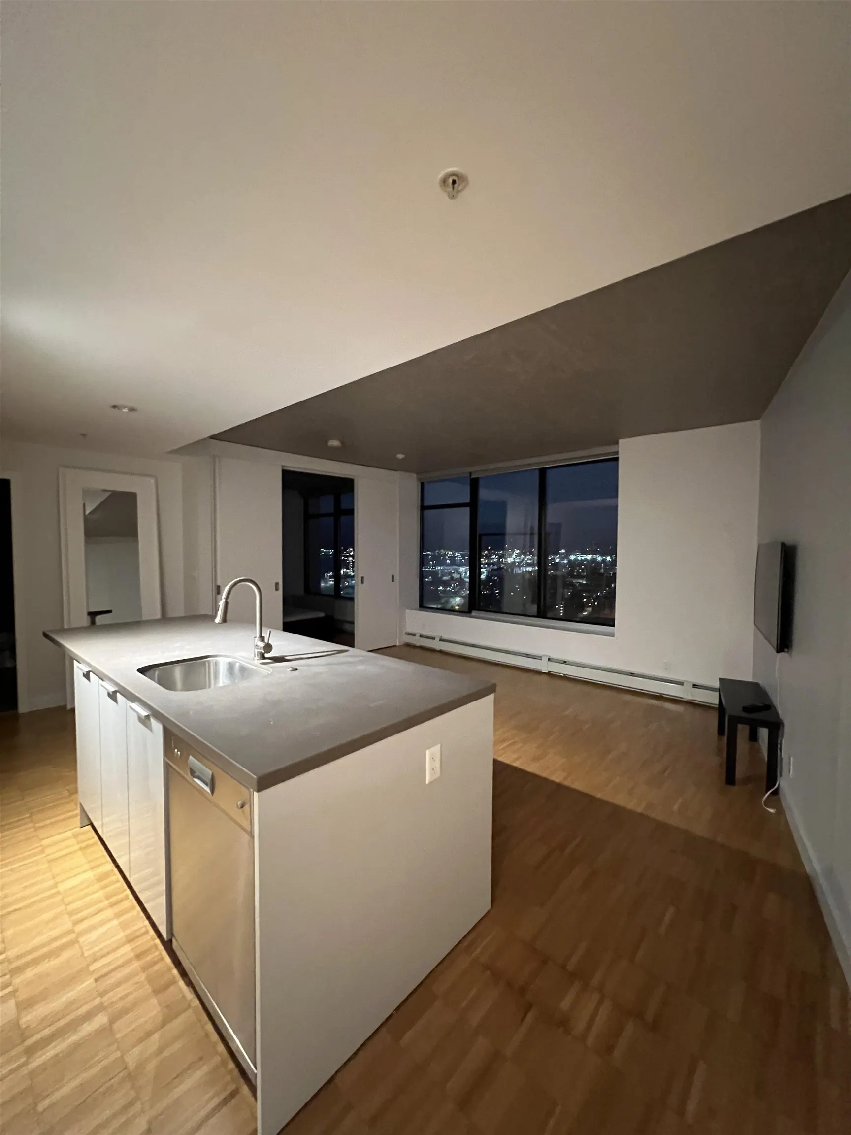 25xx 108 W Cordova Street