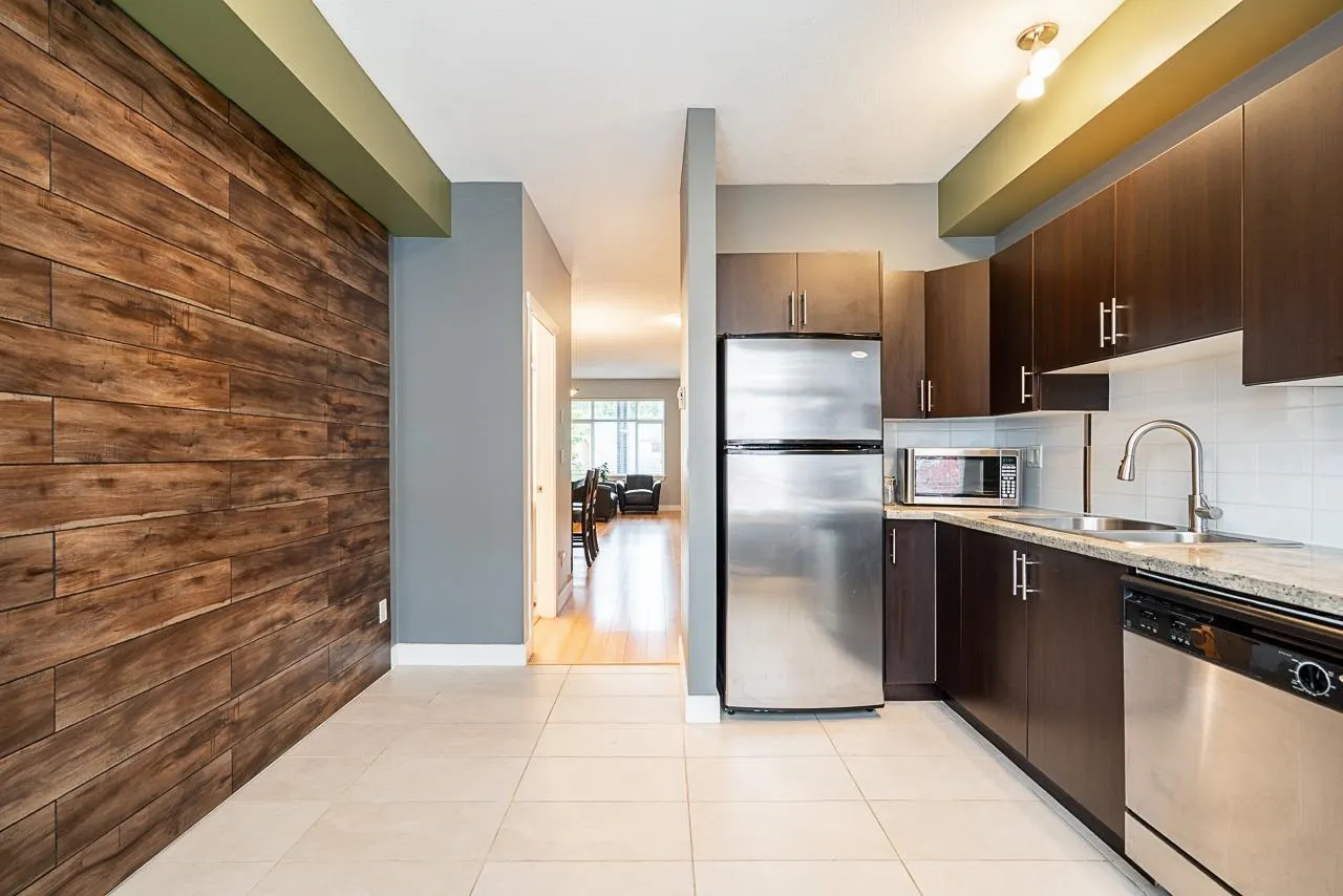 4 13899 Laurel Drive