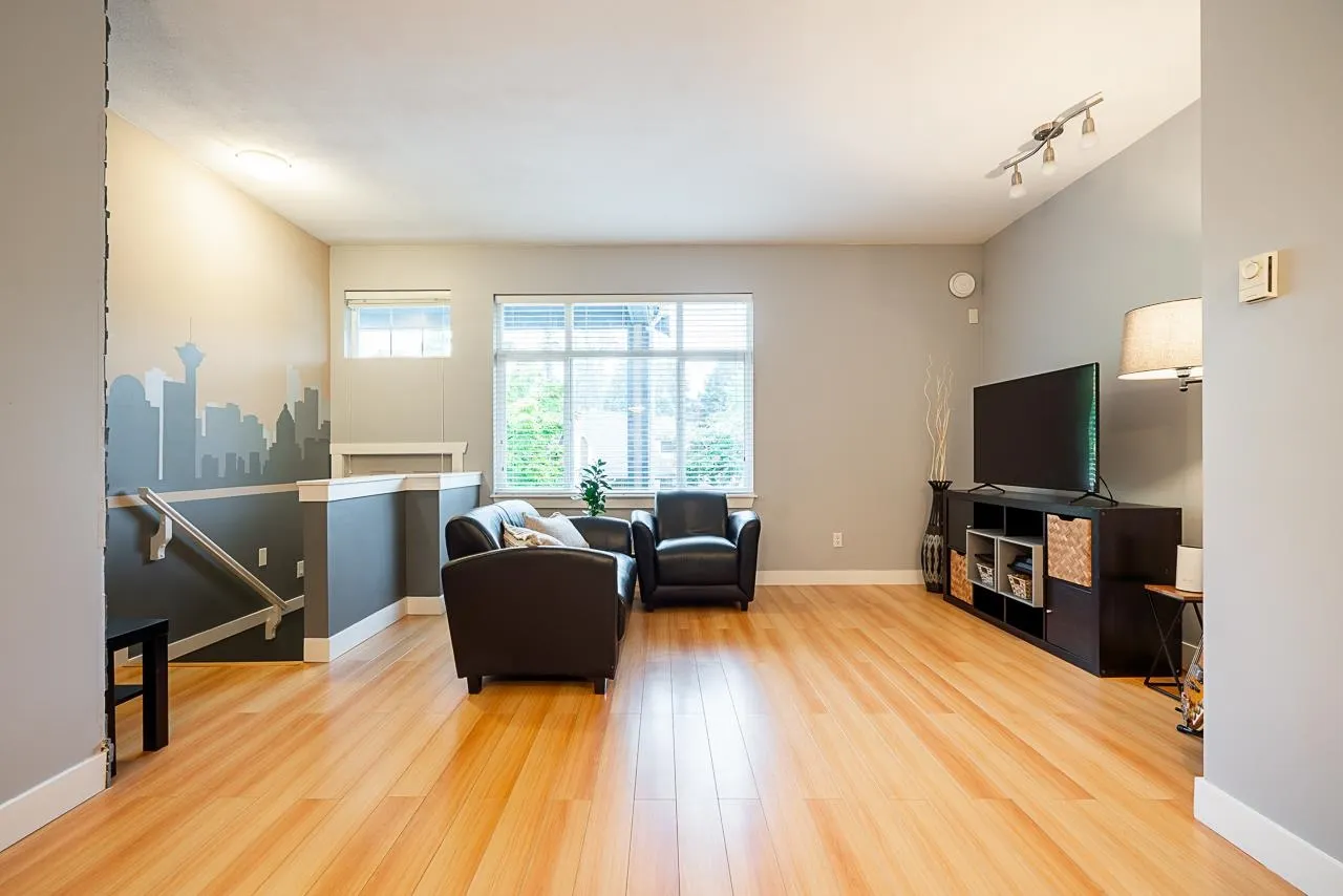 4 13899 Laurel Drive
