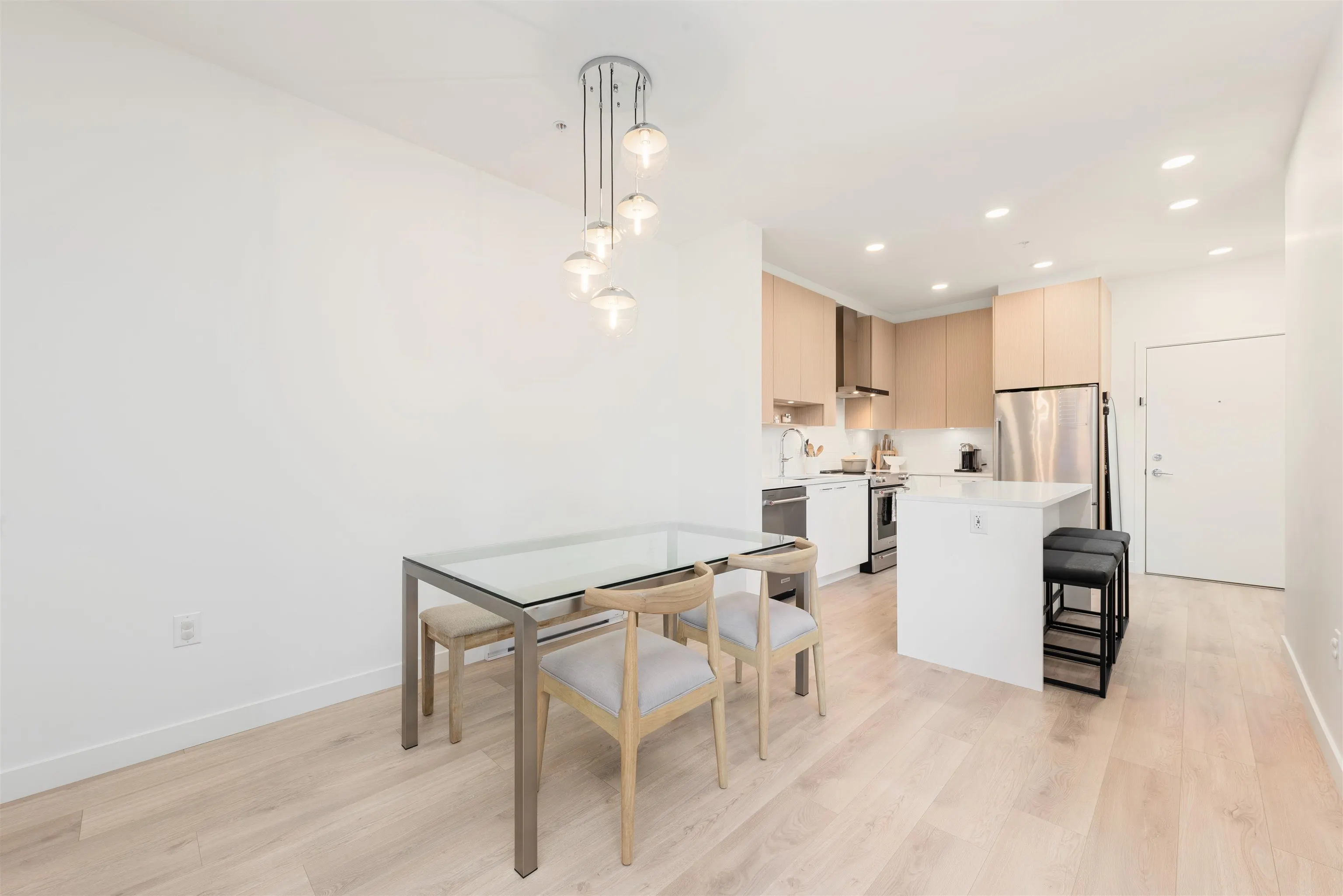 222 7588 16th Street