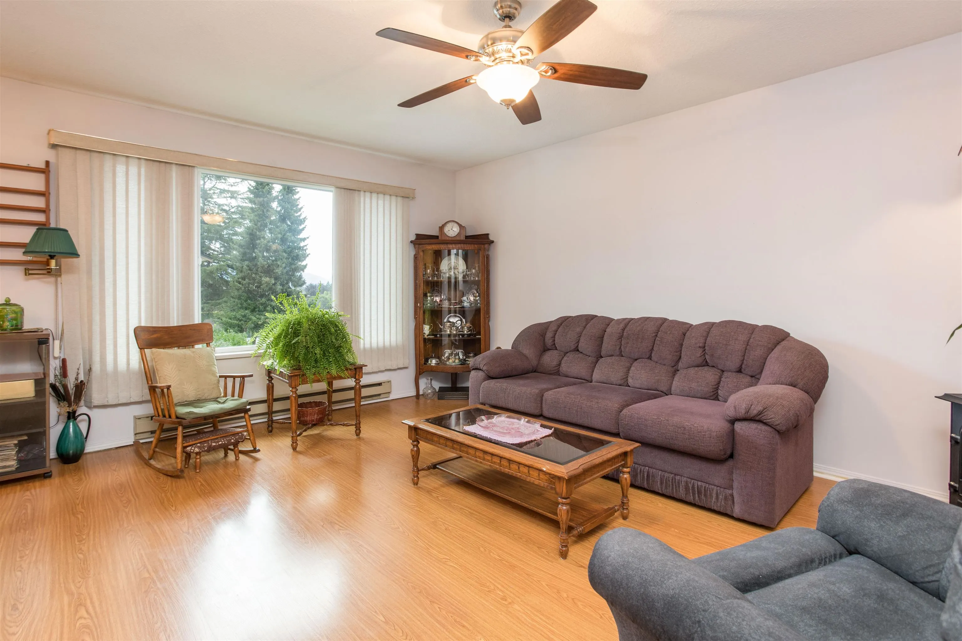 201 2853 Bourquin Crescent