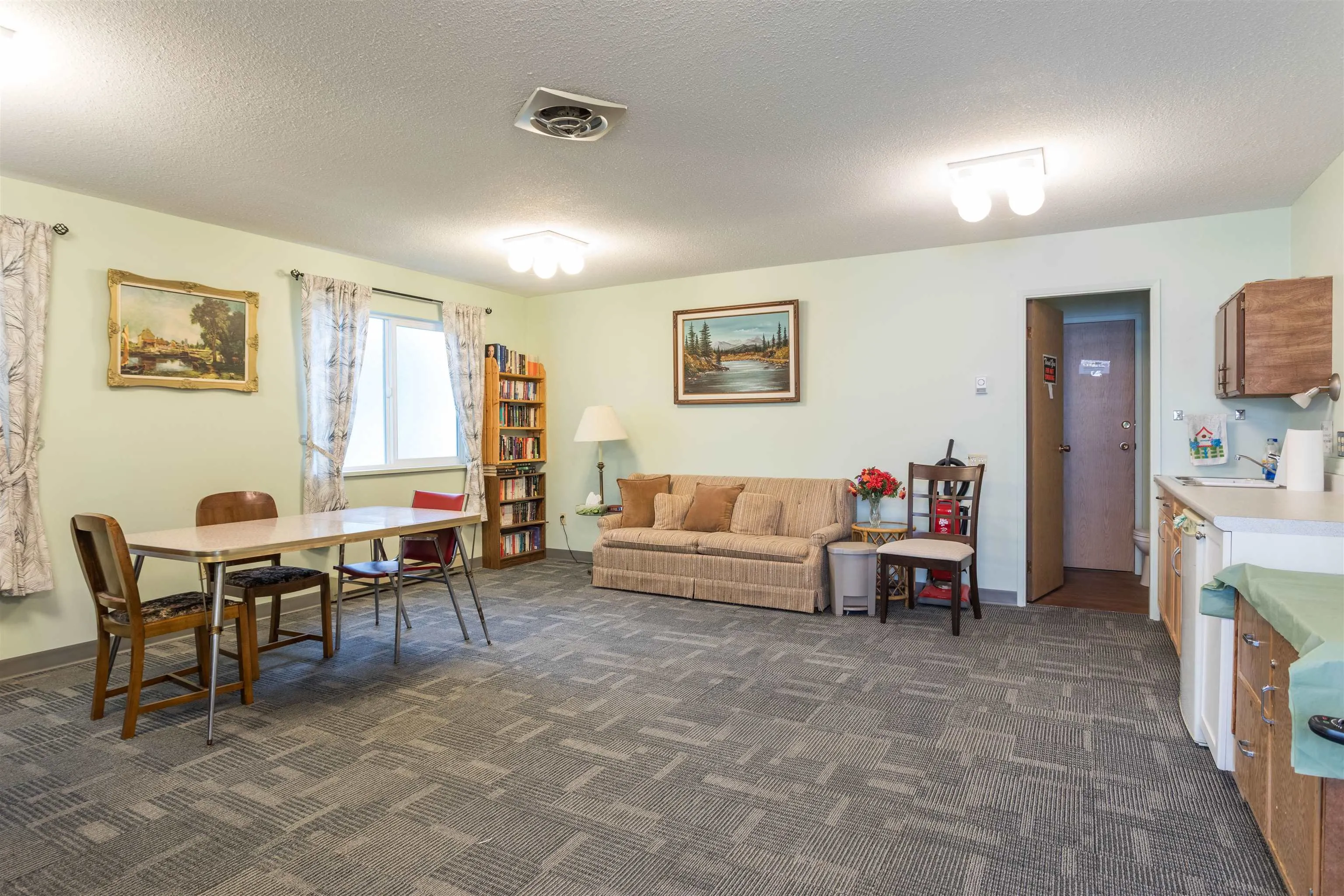 201 2853 Bourquin Crescent