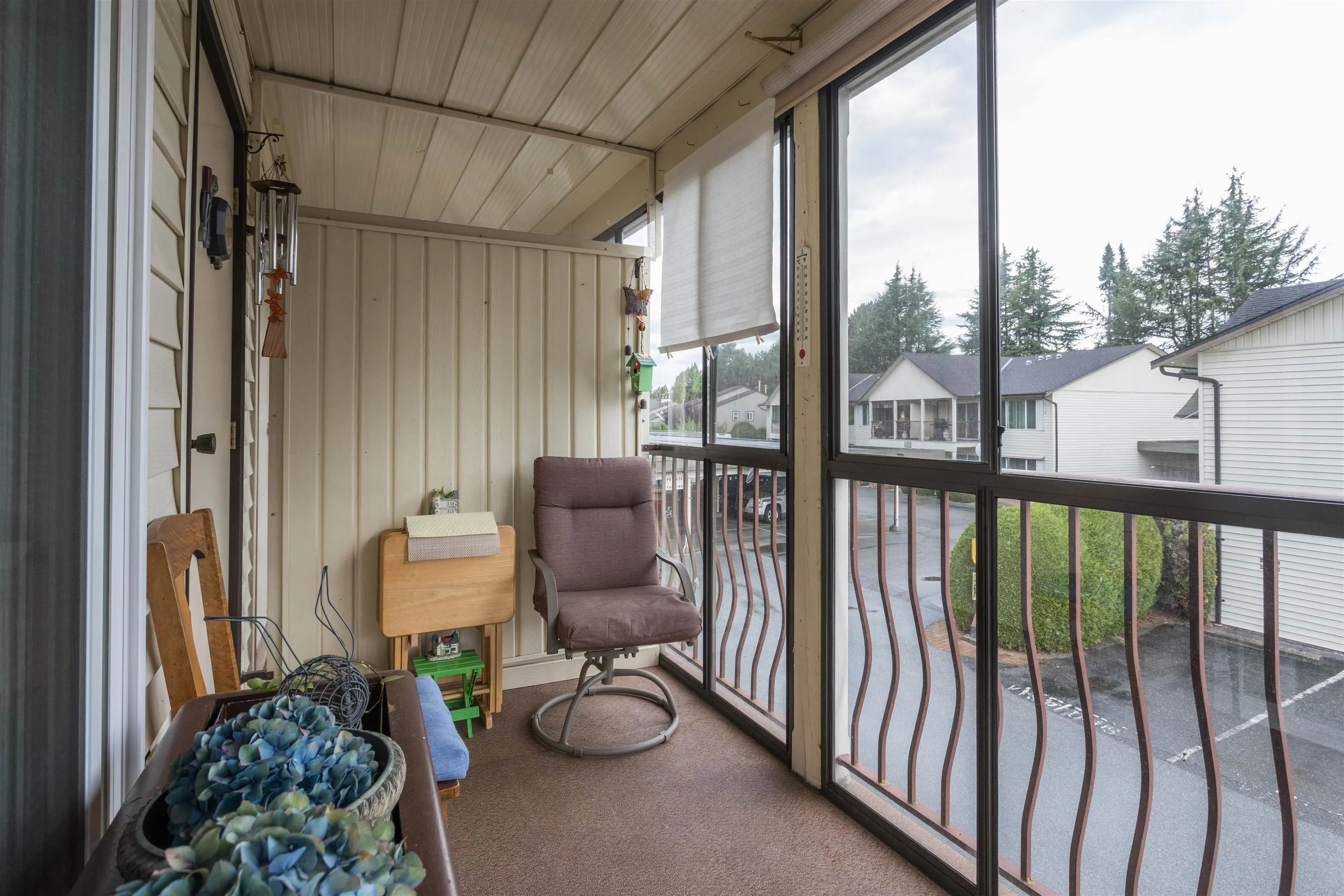 201 2853 Bourquin Crescent
