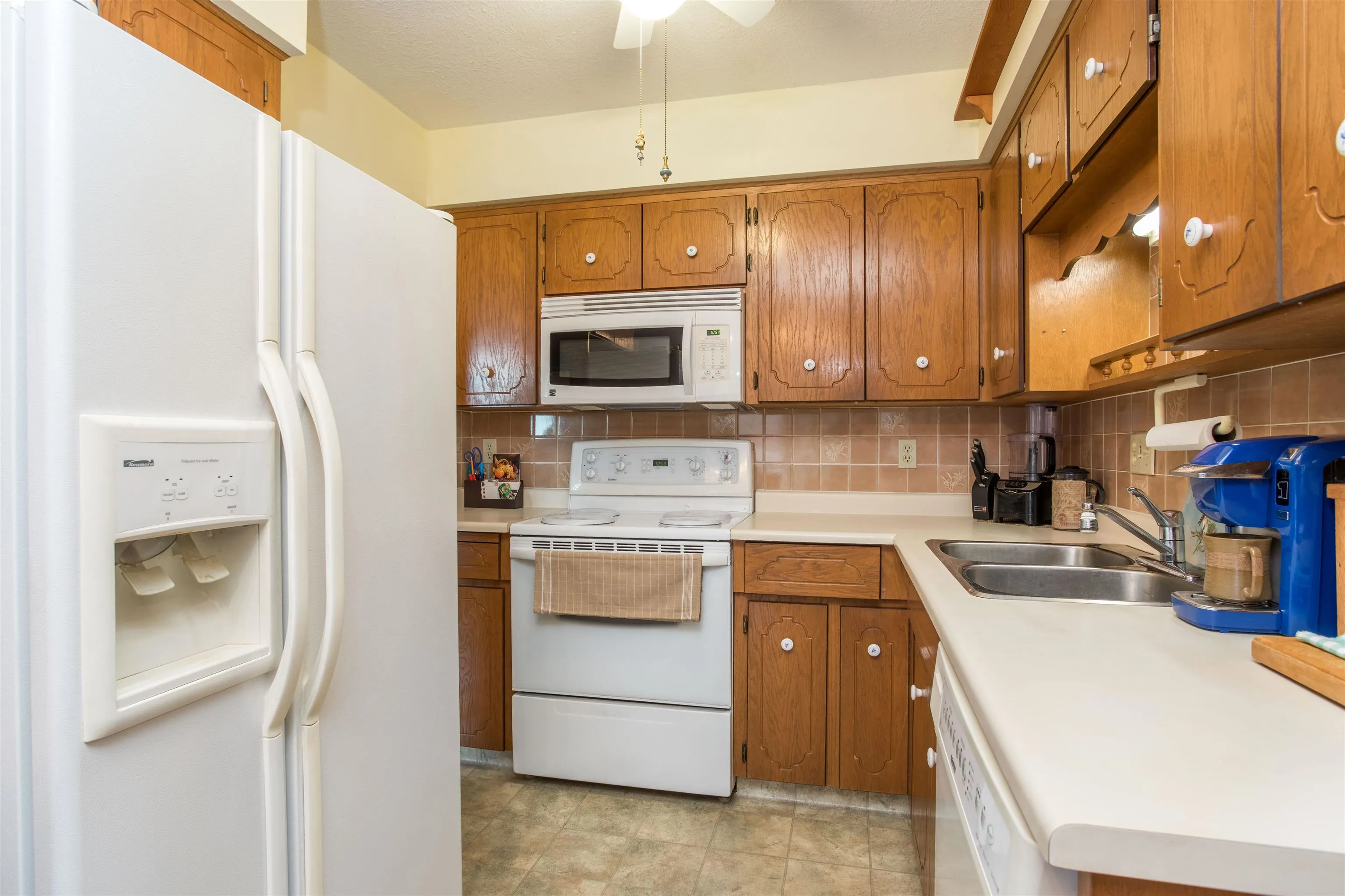 201 2853 Bourquin Crescent