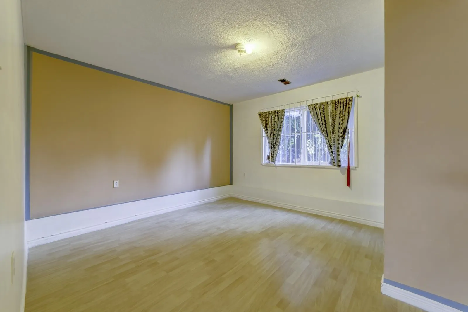 6500 Yeats Crescent