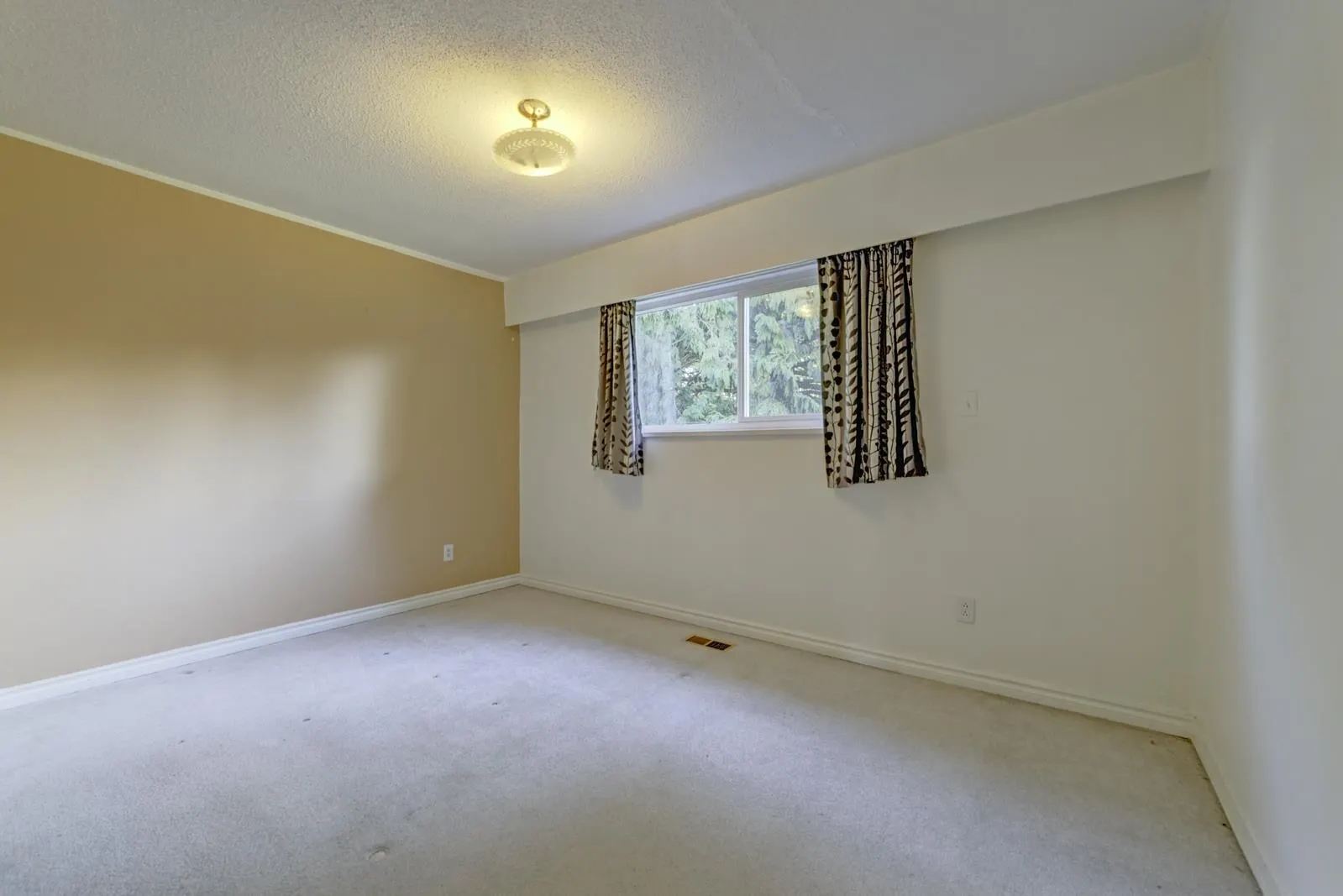 6500 Yeats Crescent