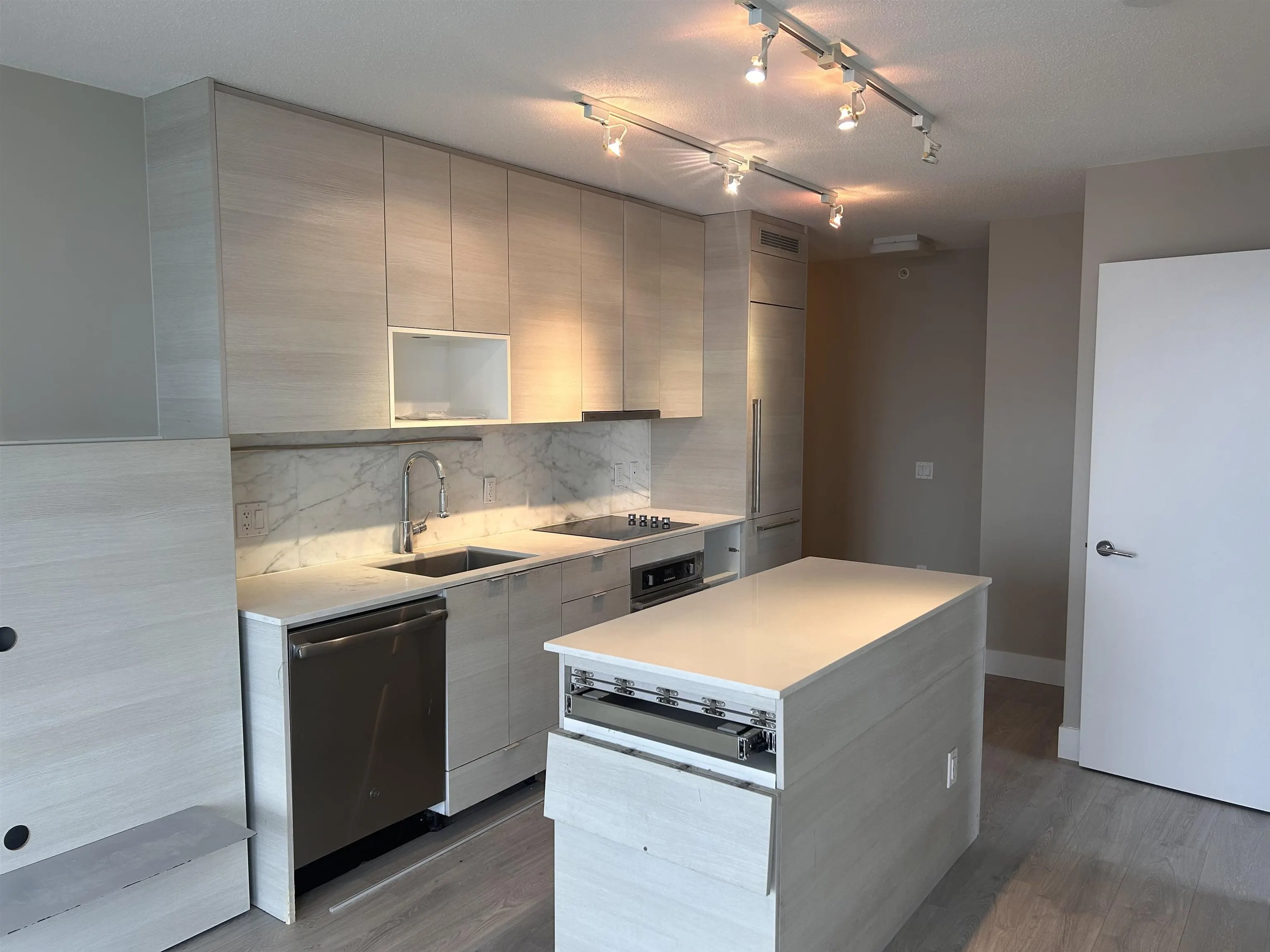 2508 13398 104 Avenue