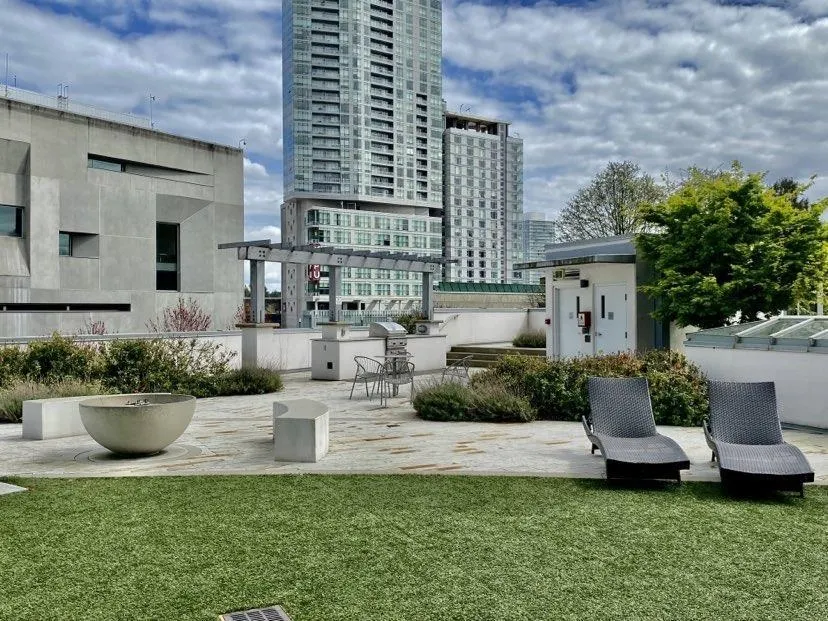 2508 13398 104 Avenue