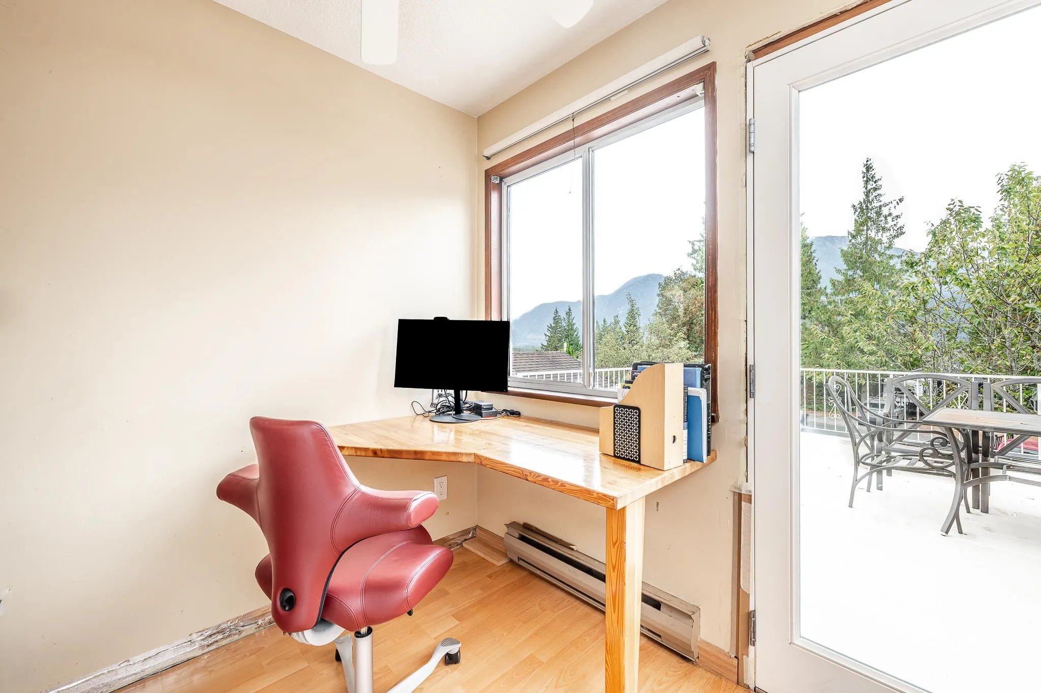 2332 Argyle Crescent