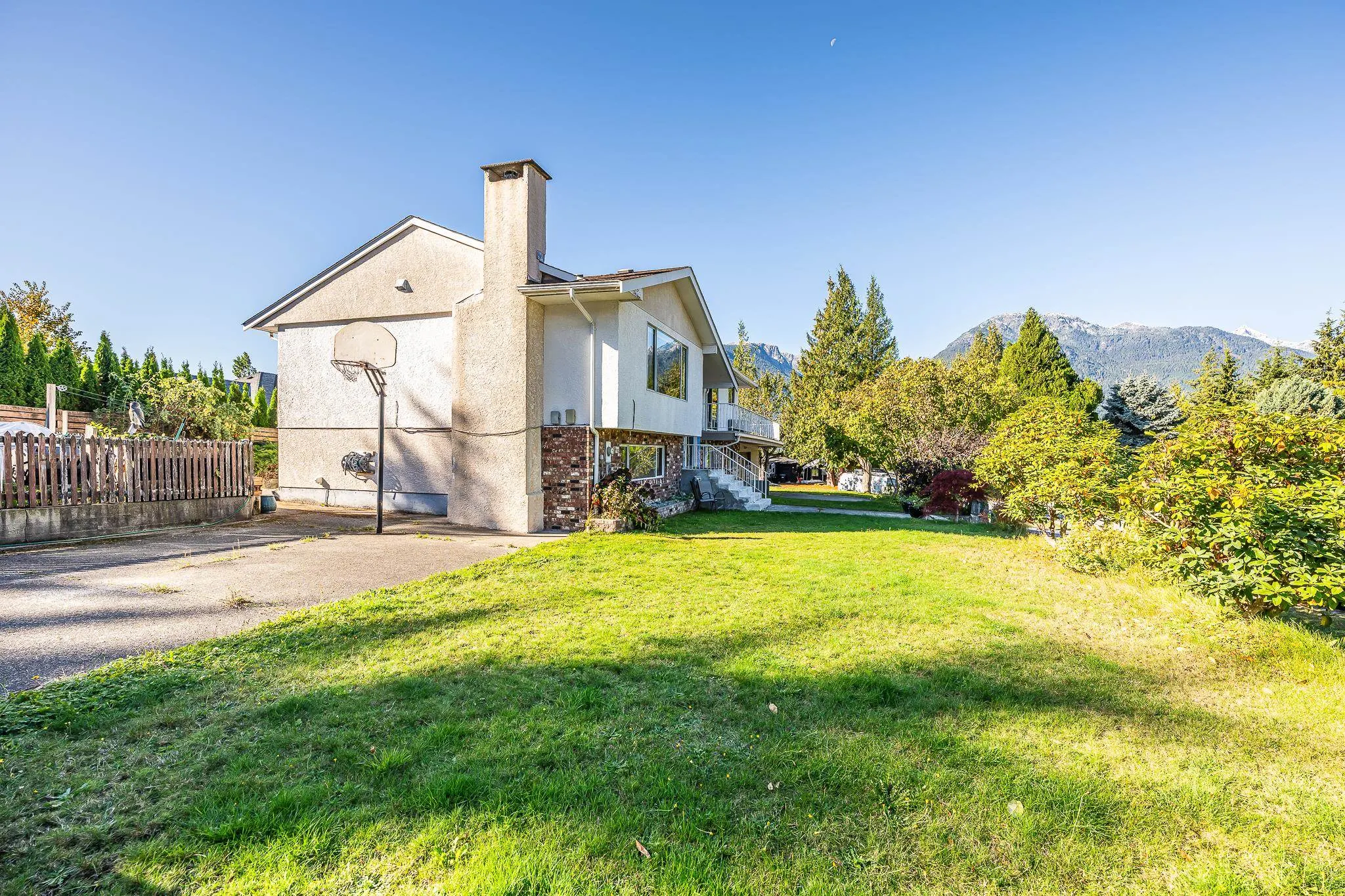 2332 Argyle Crescent