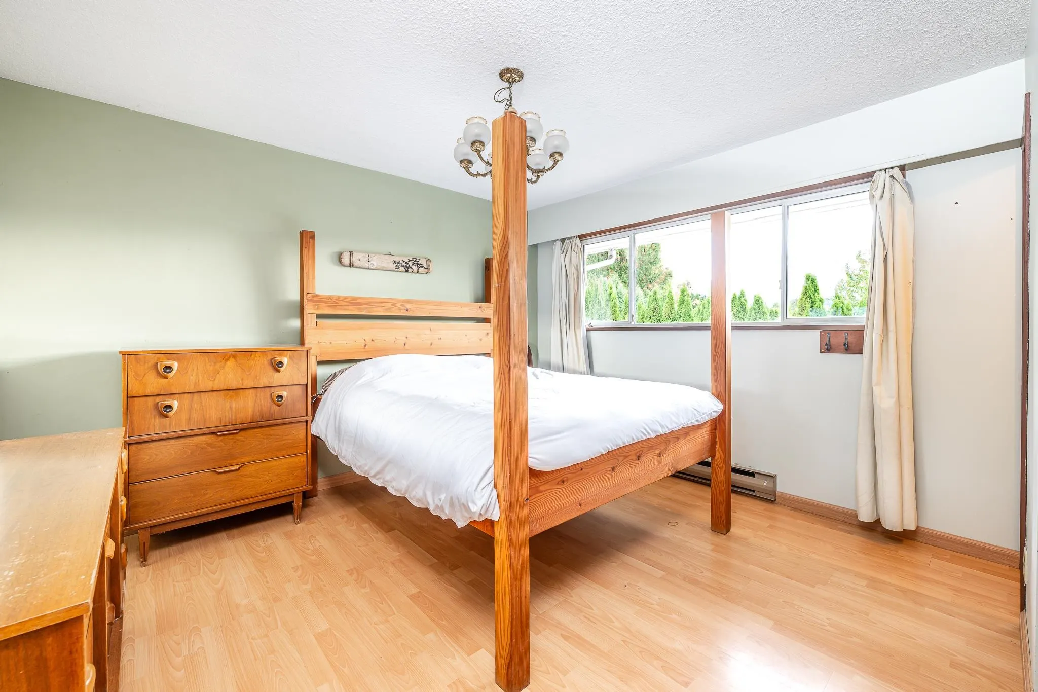 2332 Argyle Crescent