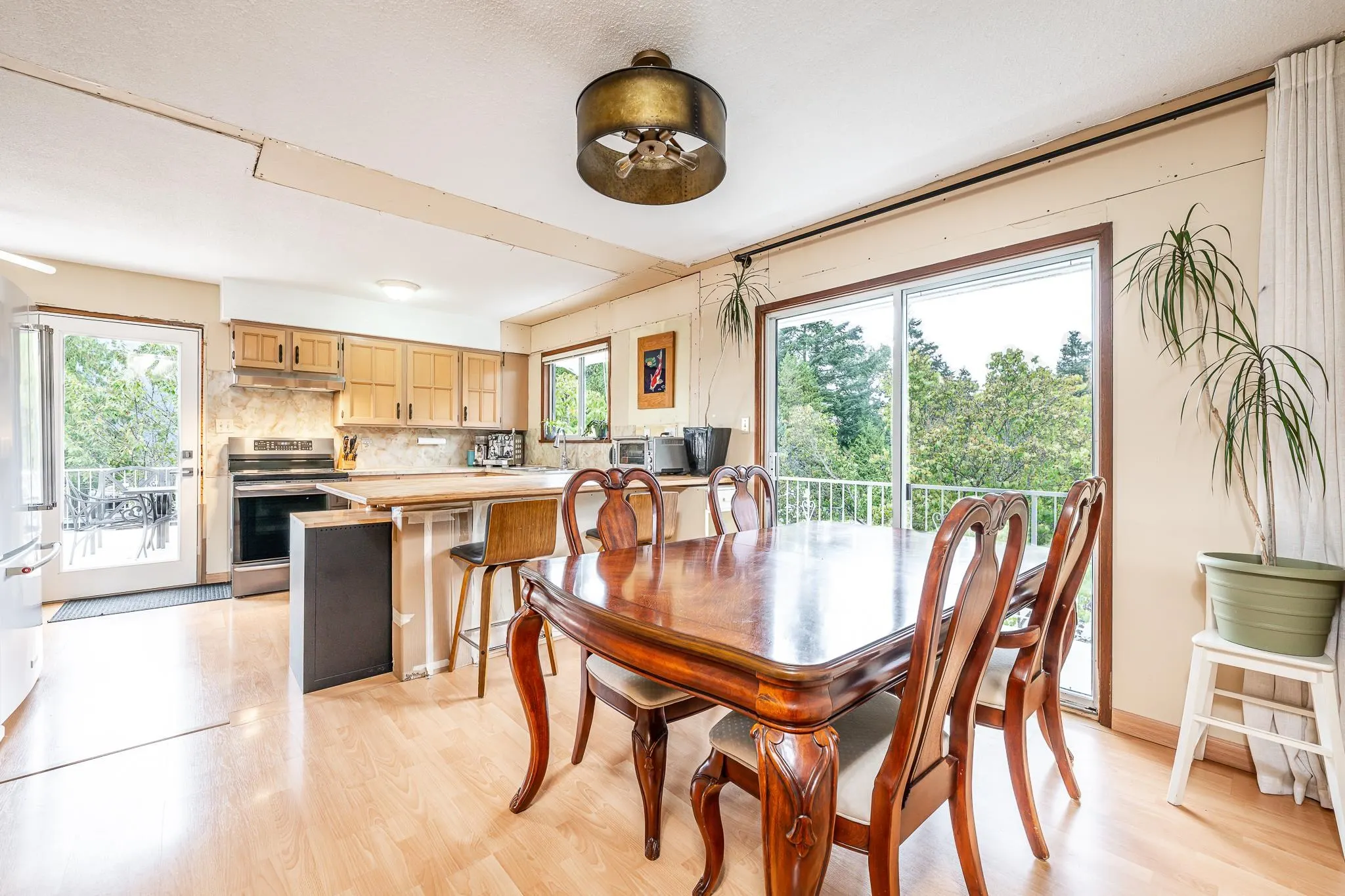 2332 Argyle Crescent