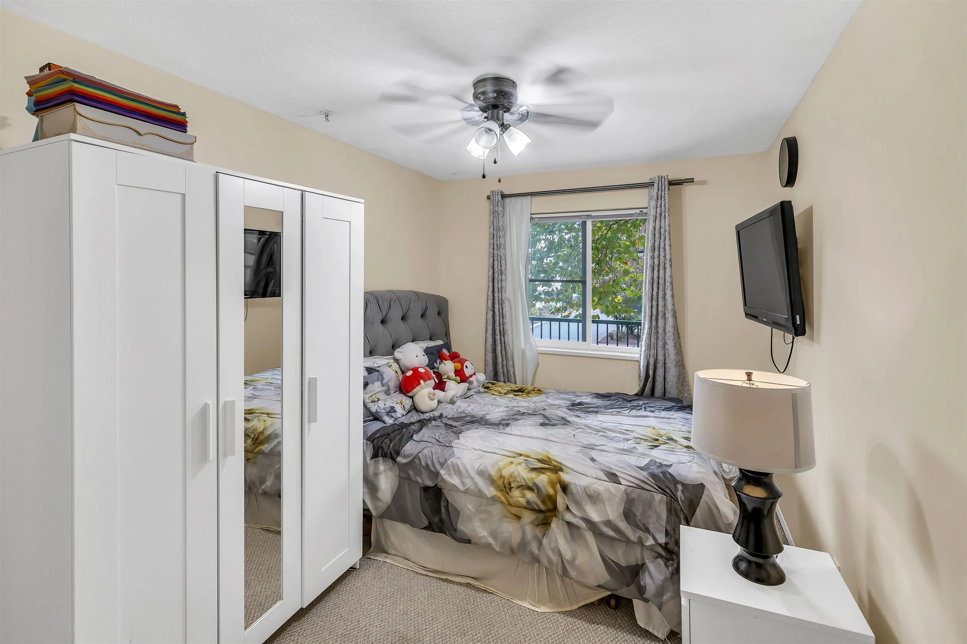 204 2435 Center Street