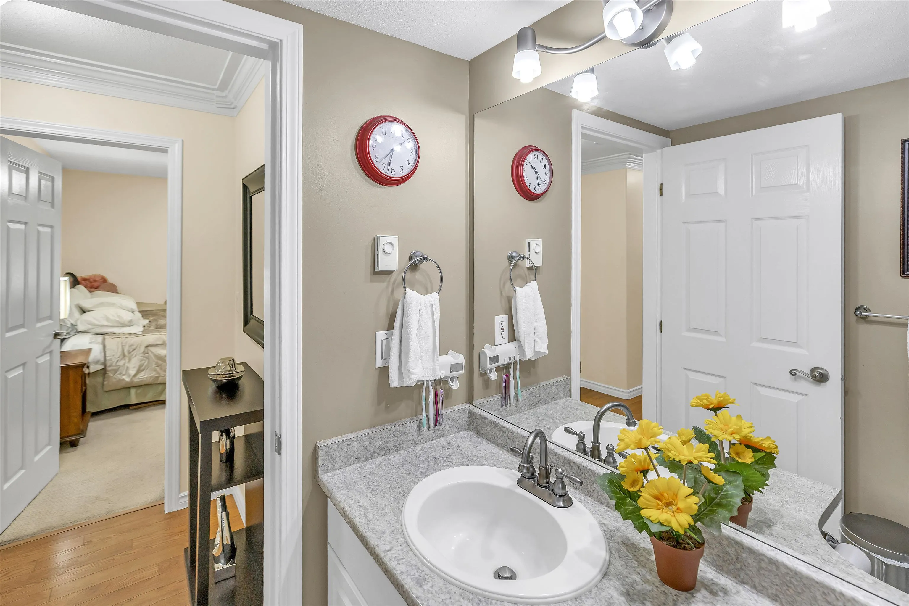 204 2435 Center Street