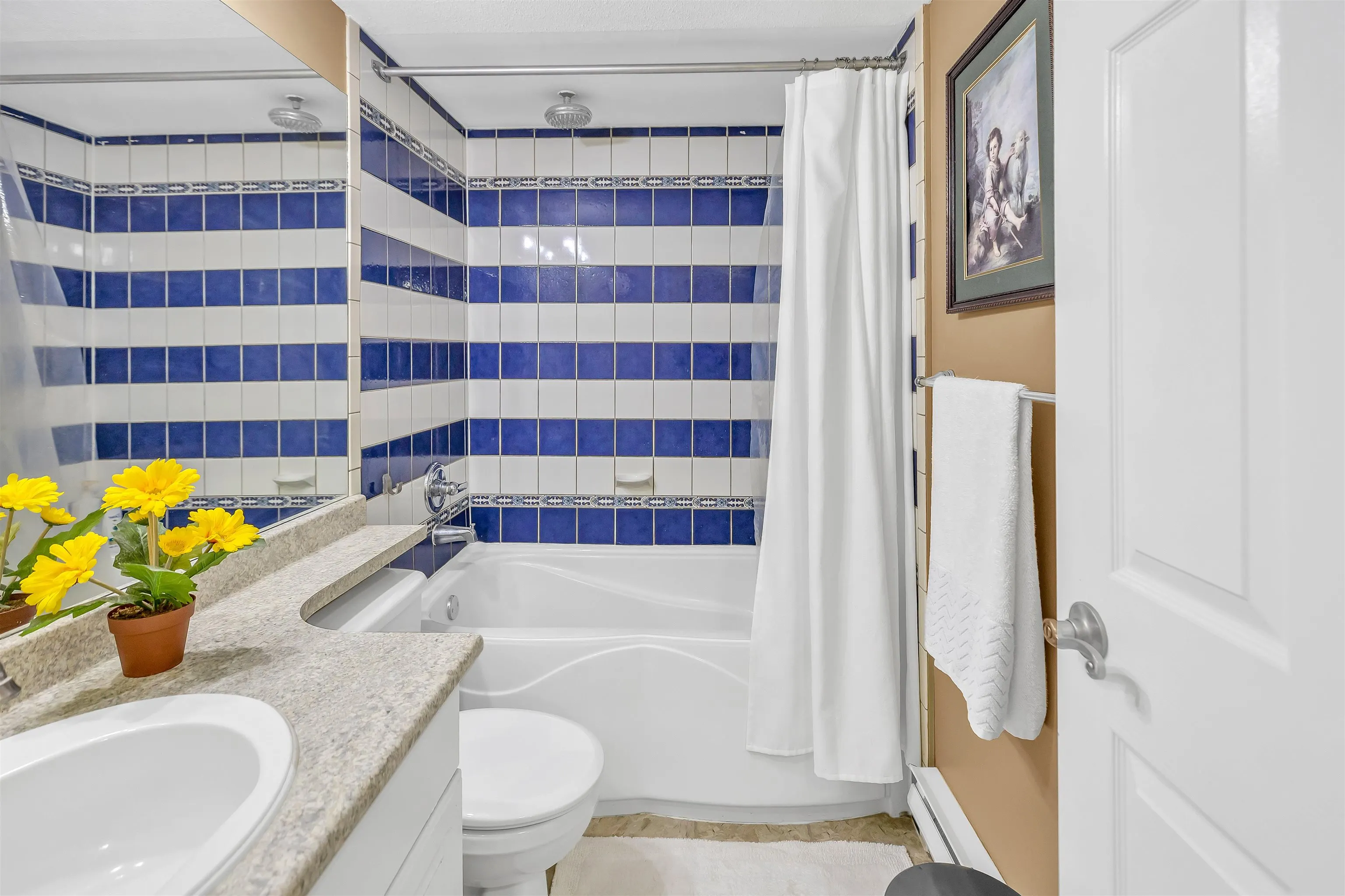 204 2435 Center Street