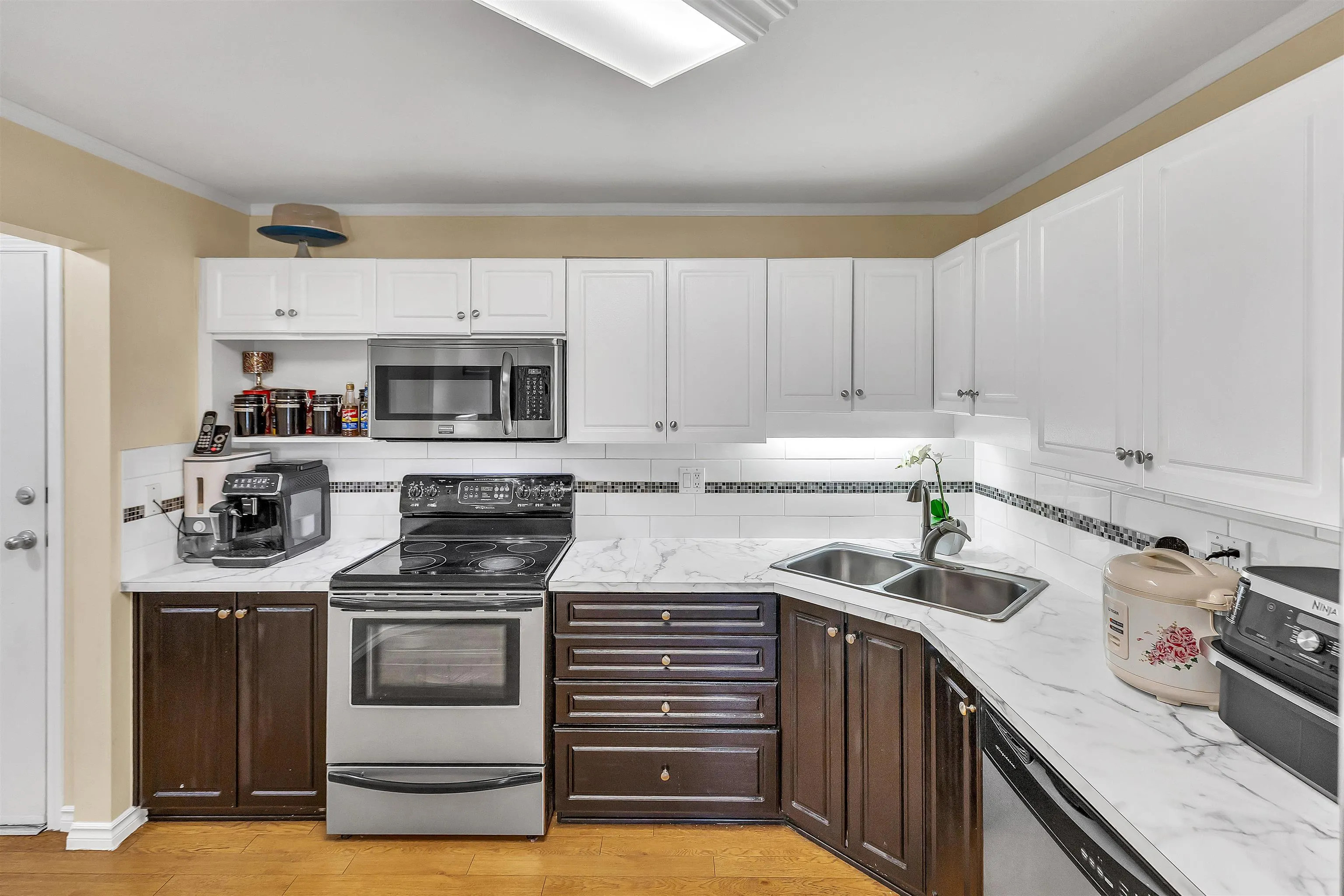 204 2435 Center Street