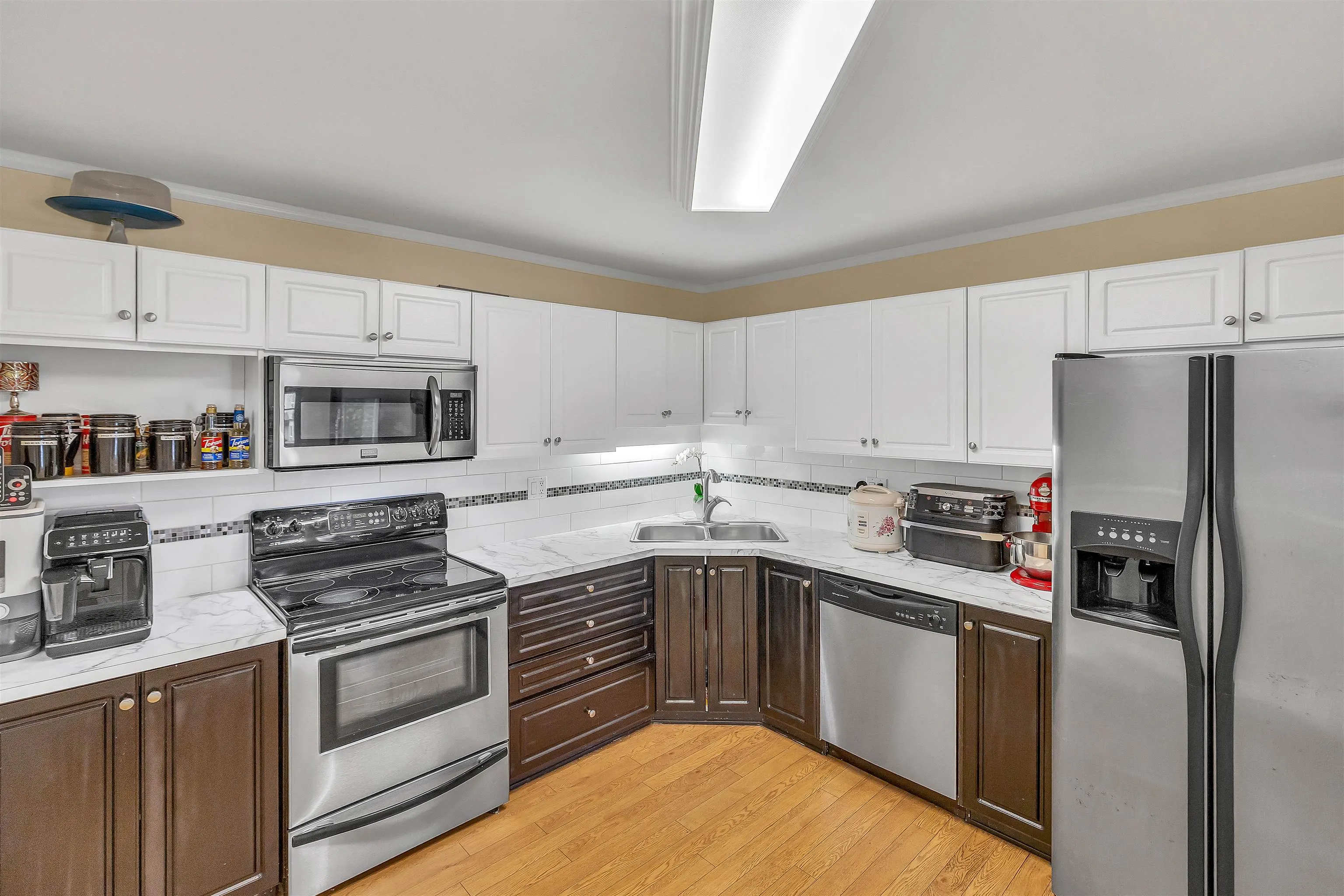 204 2435 Center Street