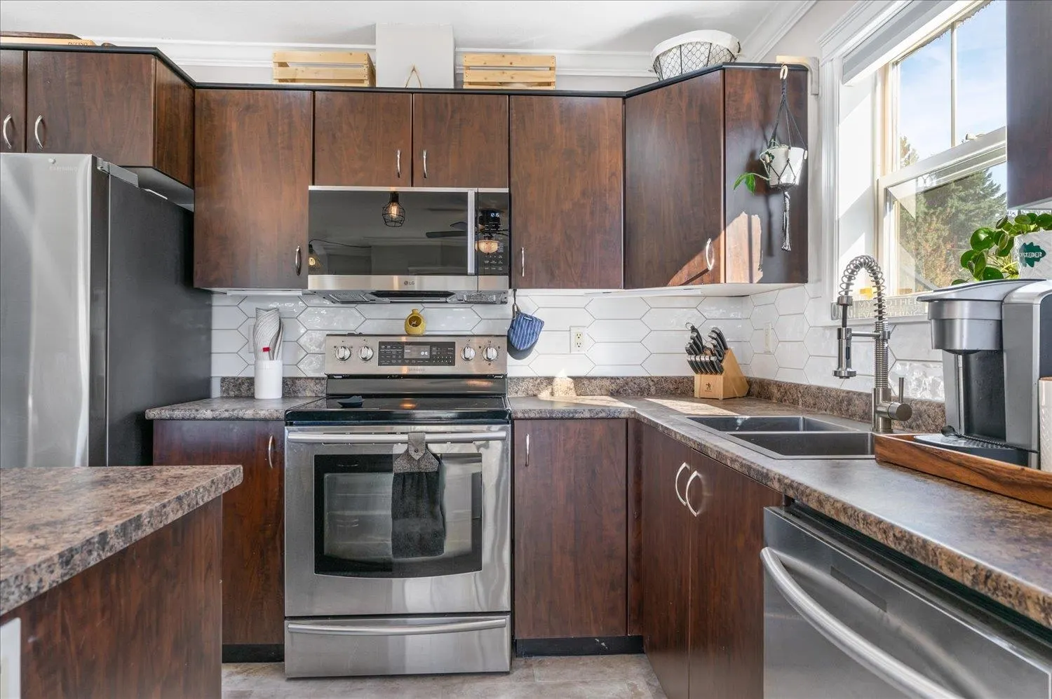 106 45535 Spadina Avenue