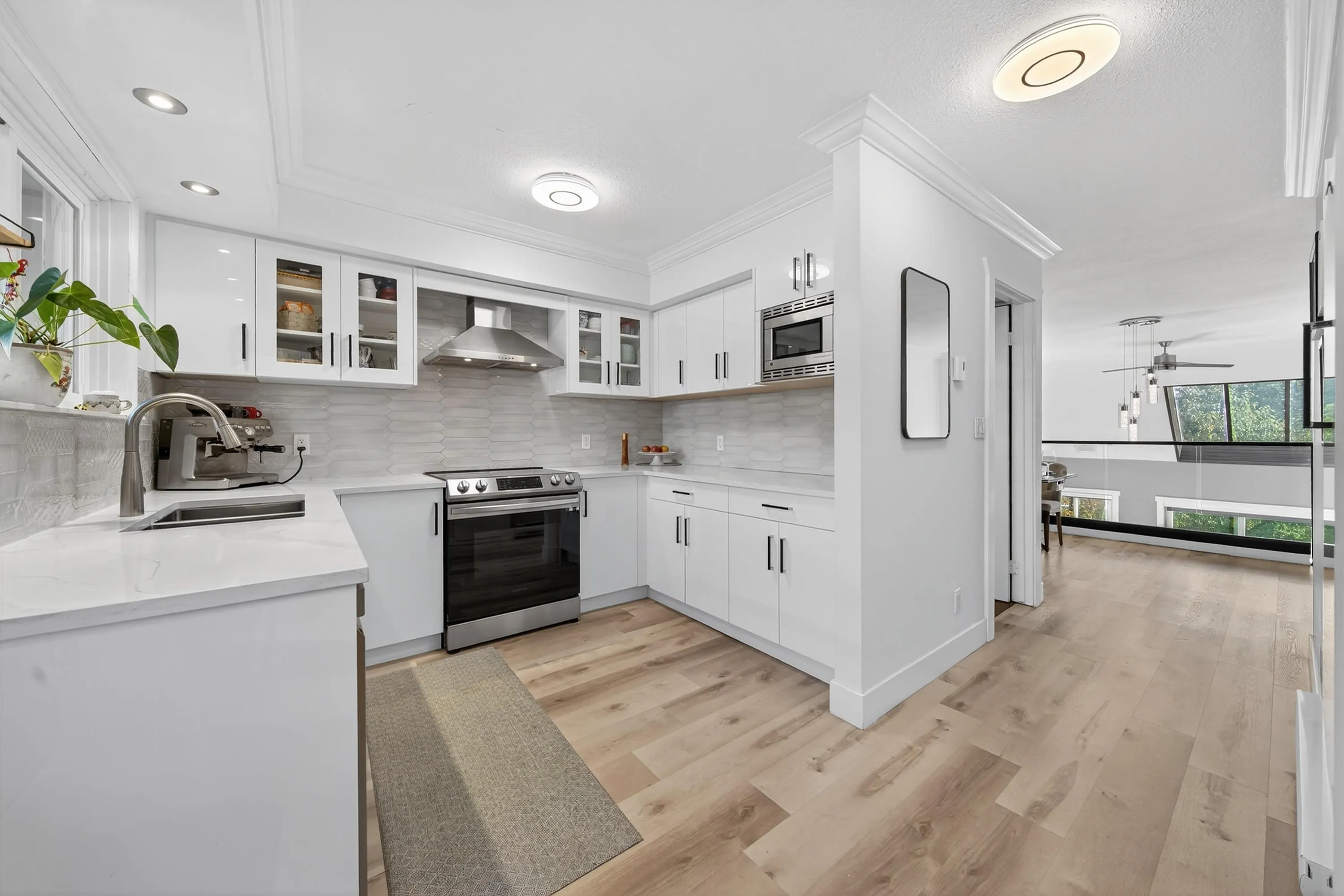 11 15971 Marine Drive