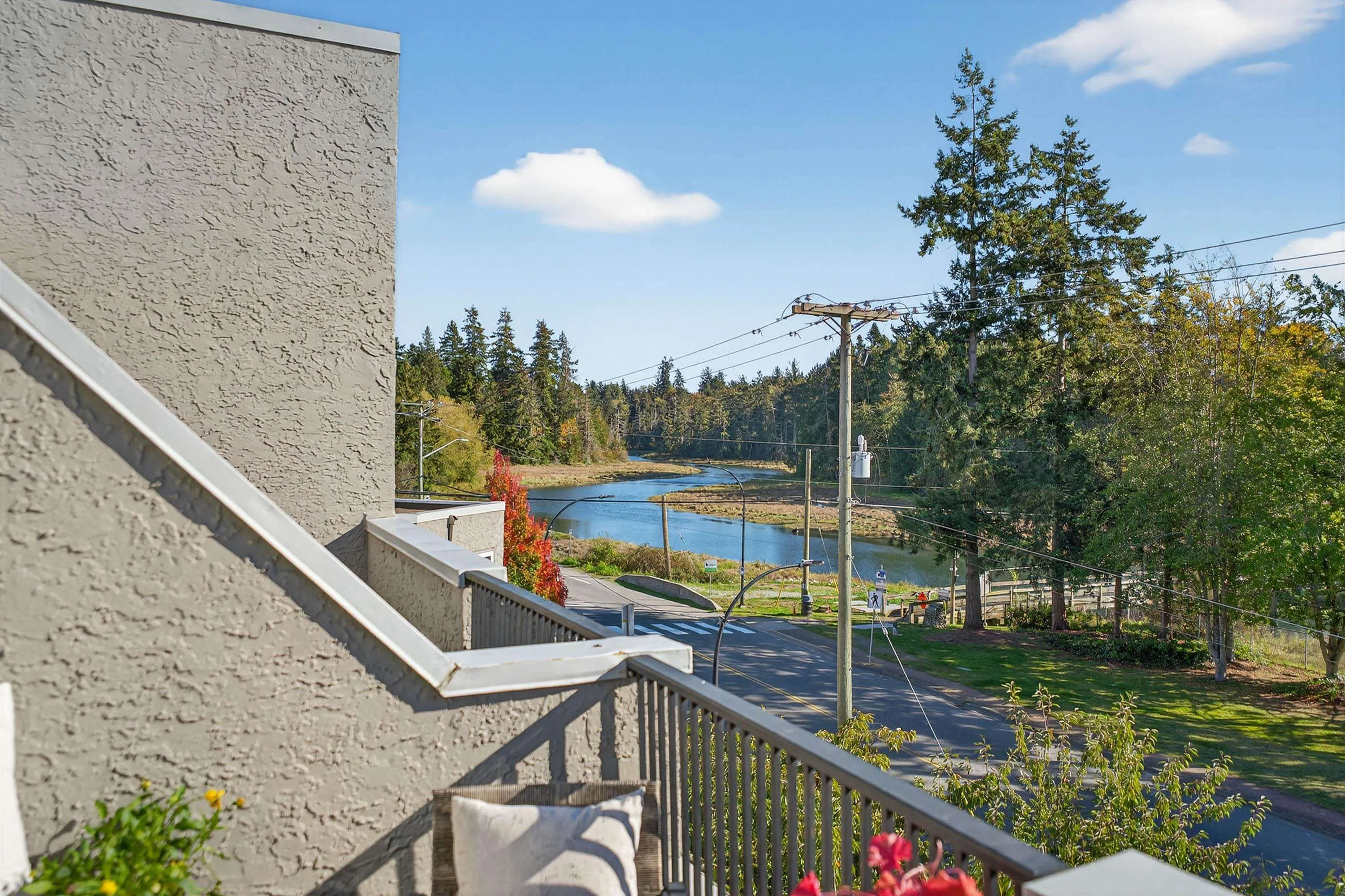 11 15971 Marine Drive