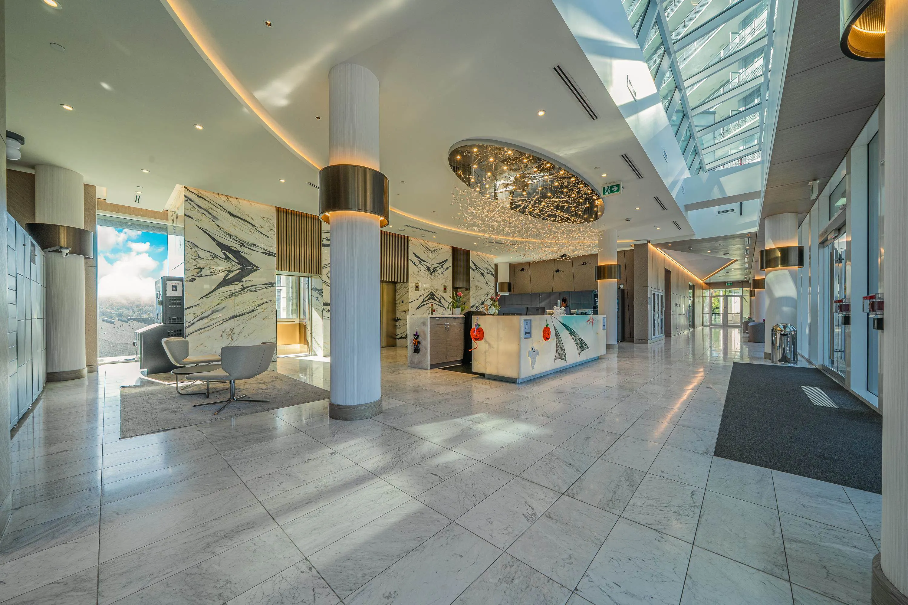 3808 4720 Lougheed Highway