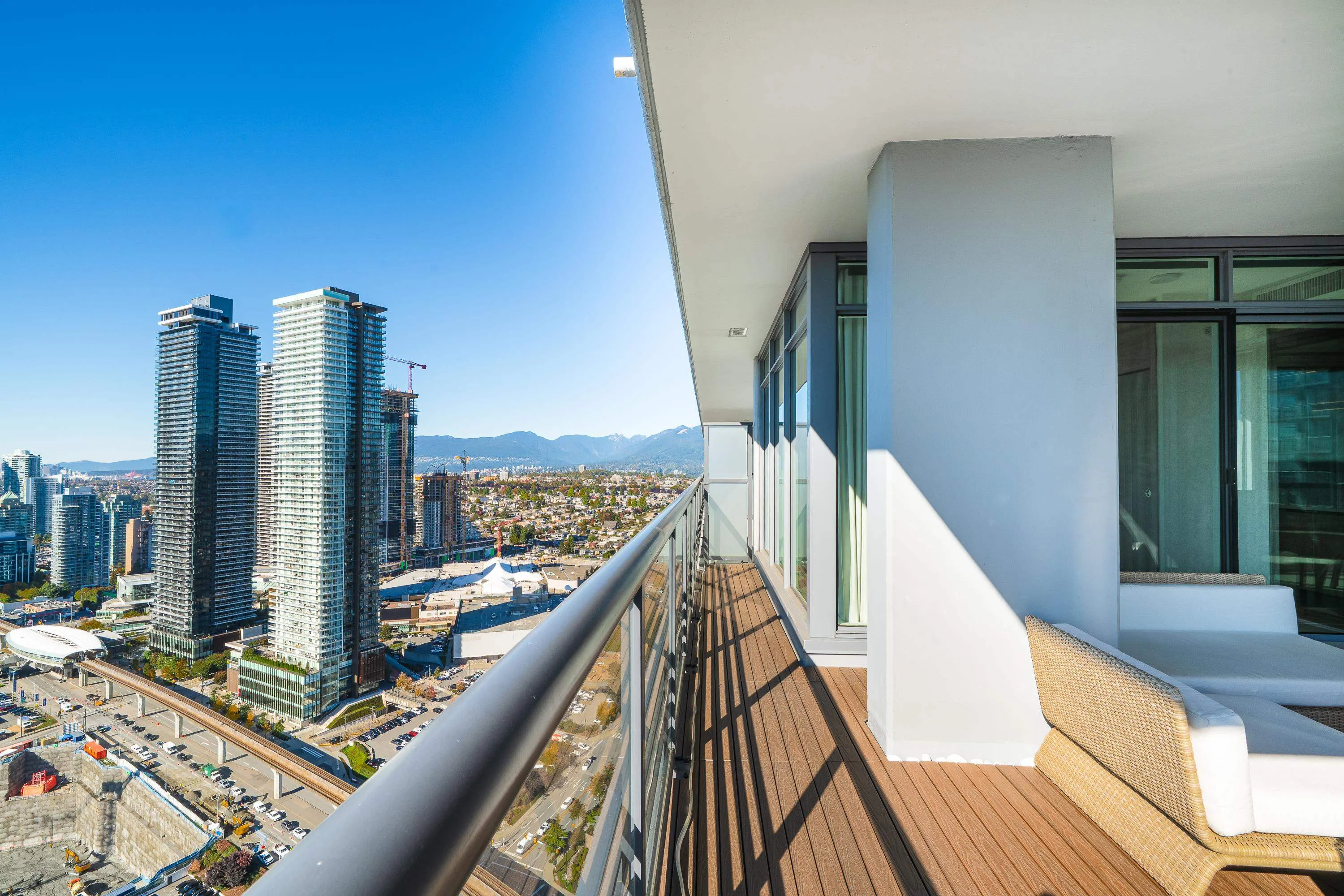 3808 4720 Lougheed Highway