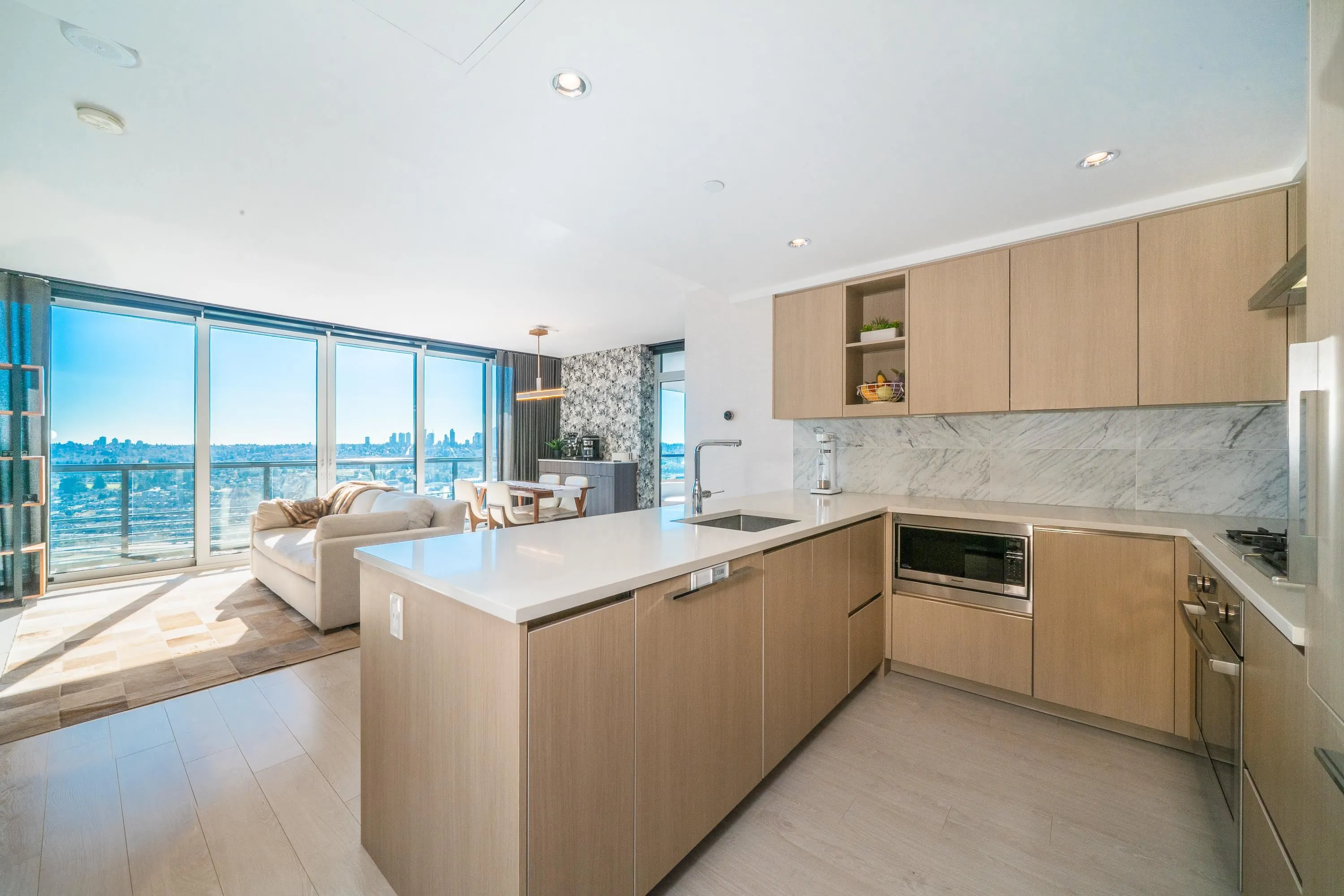 3808 4720 Lougheed Highway