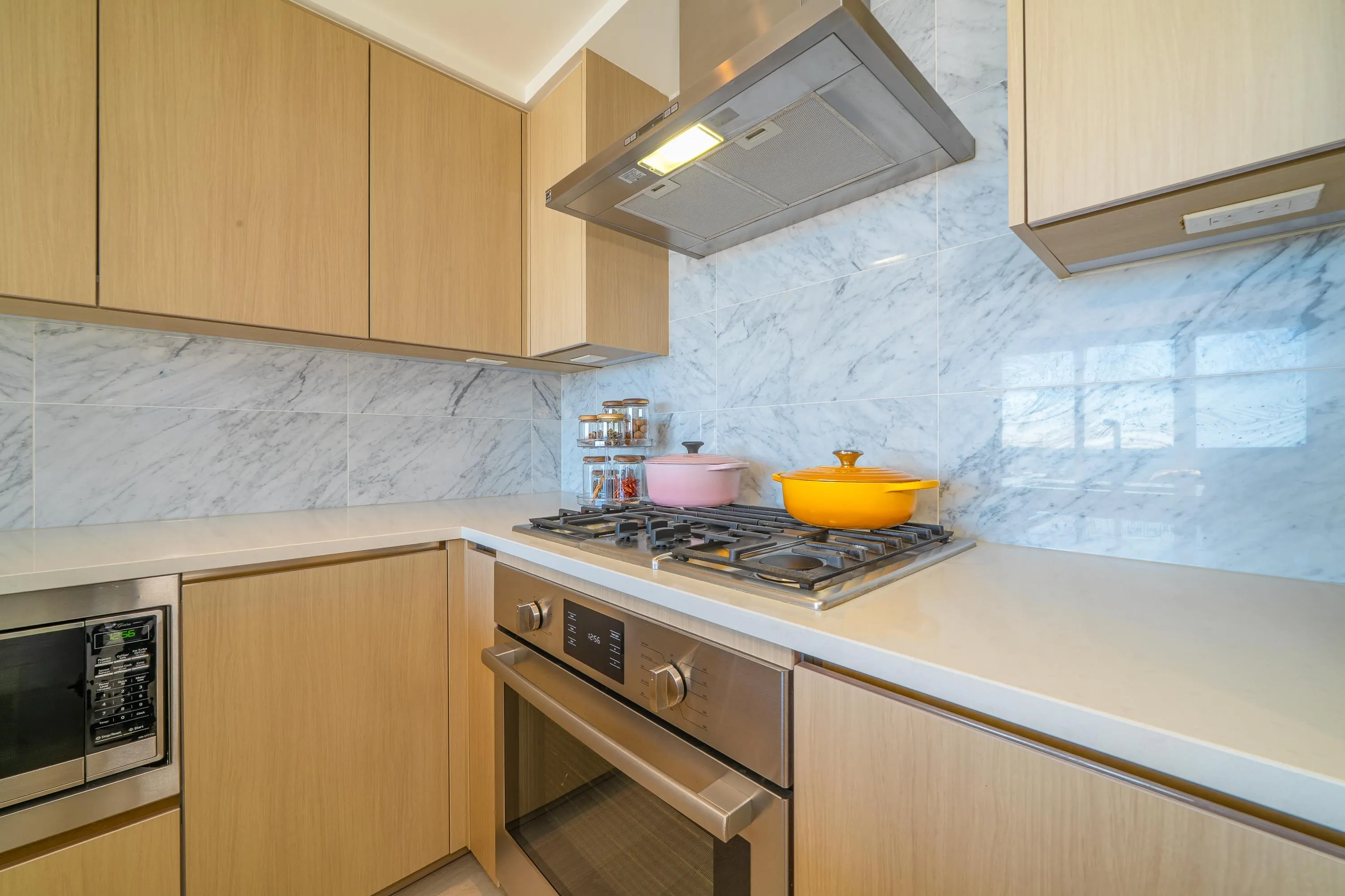 3808 4720 Lougheed Highway