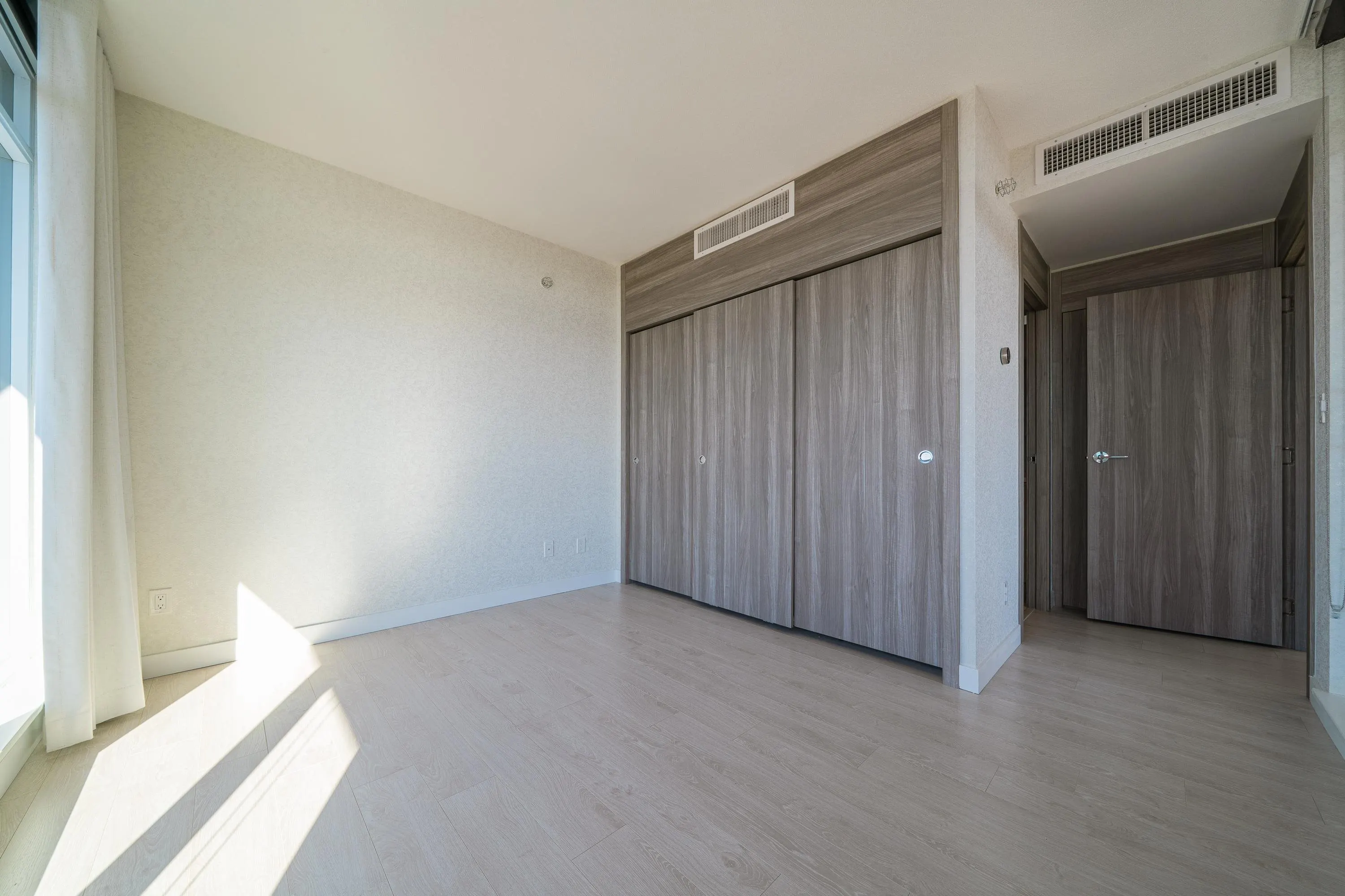 3808 4720 Lougheed Highway