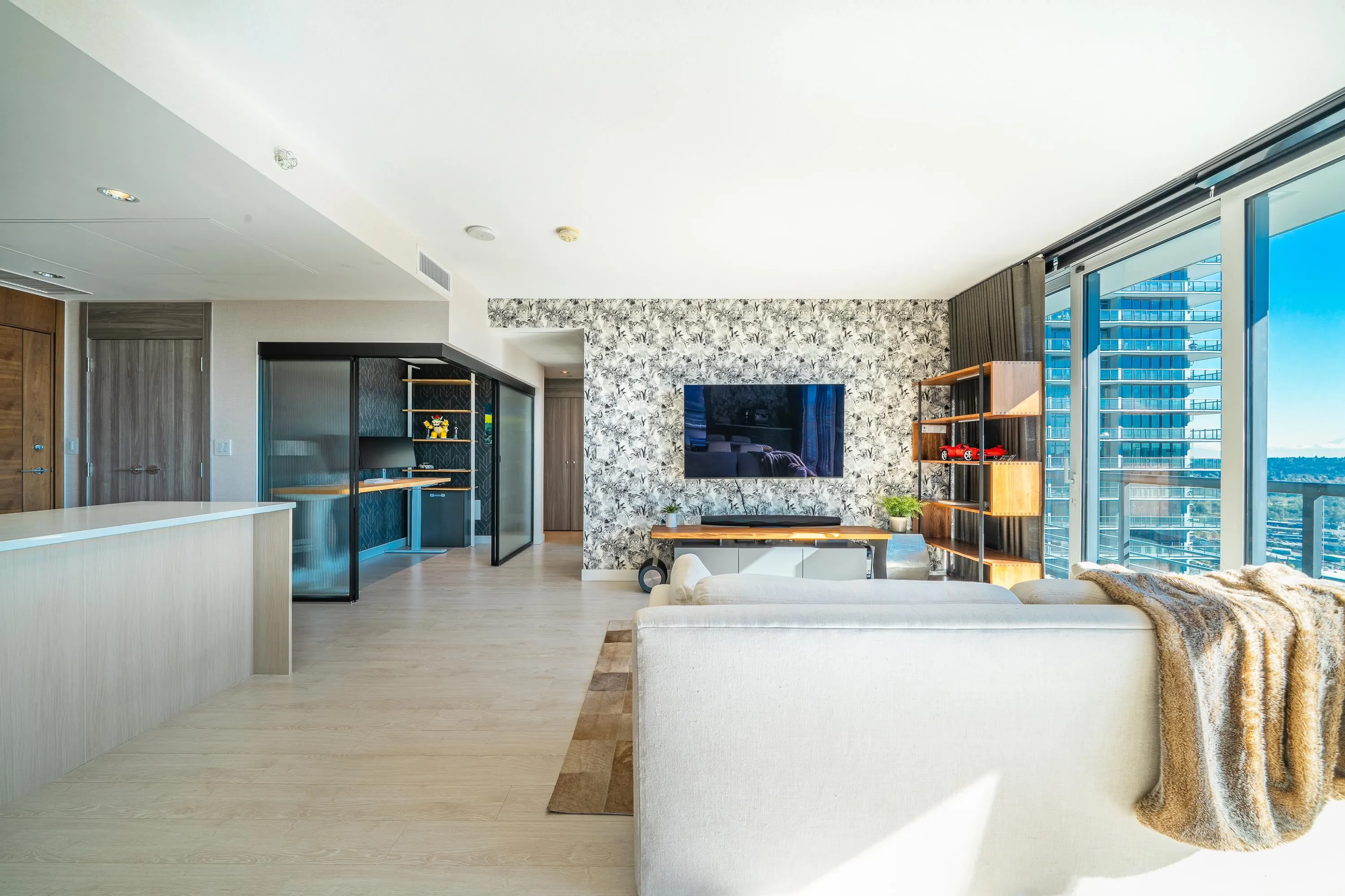 3808 4720 Lougheed Highway