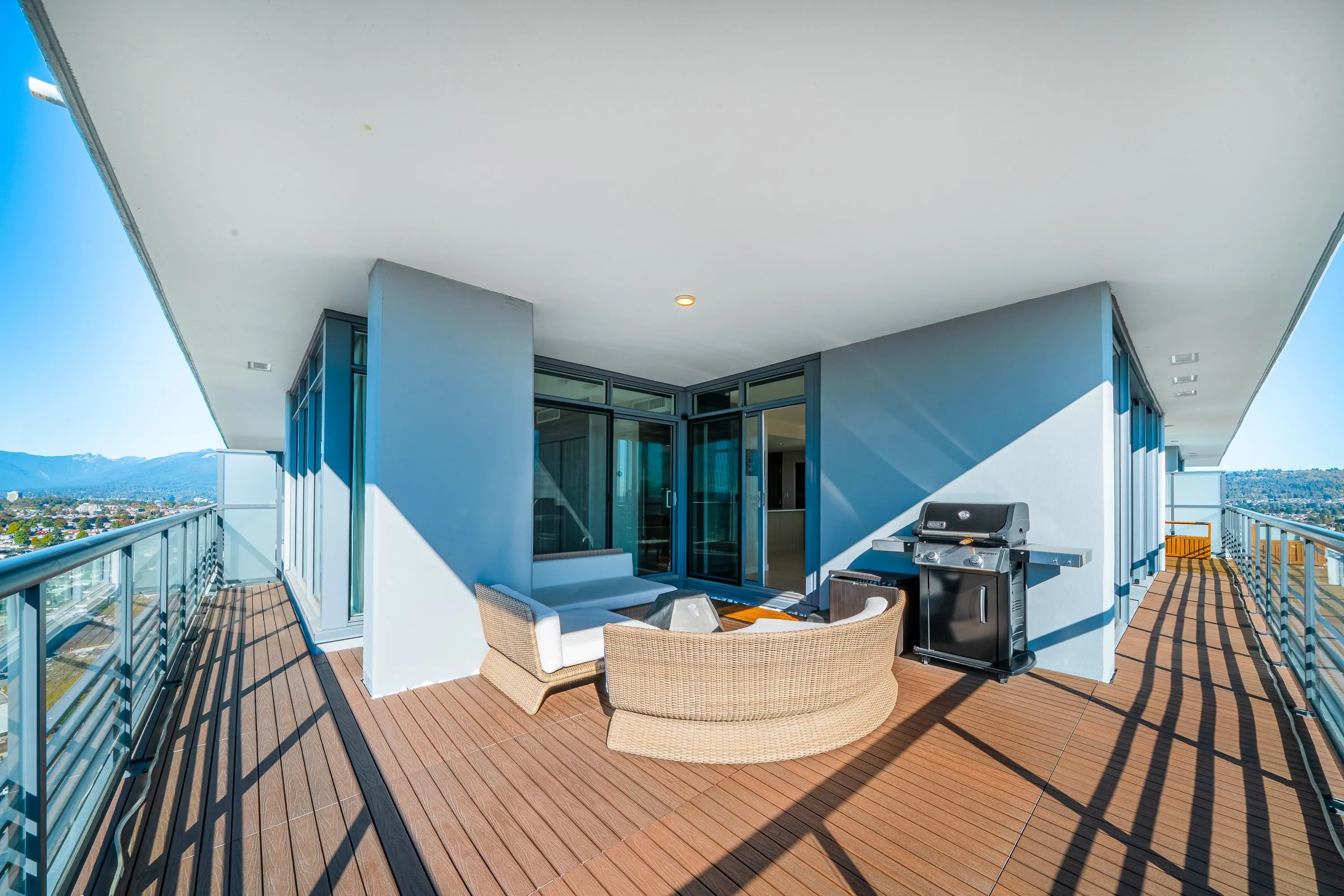 3808 4720 Lougheed Highway