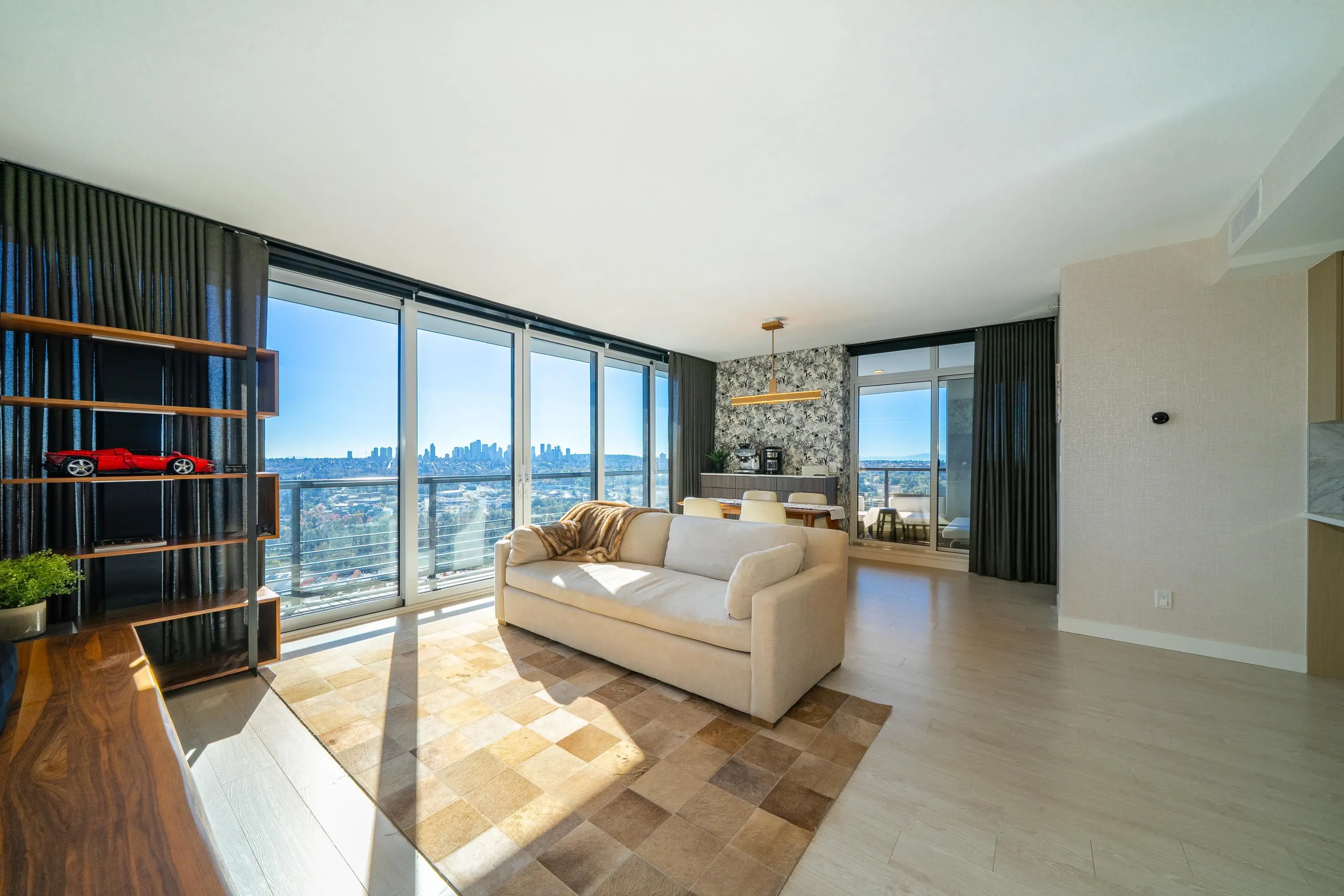 3808 4720 Lougheed Highway