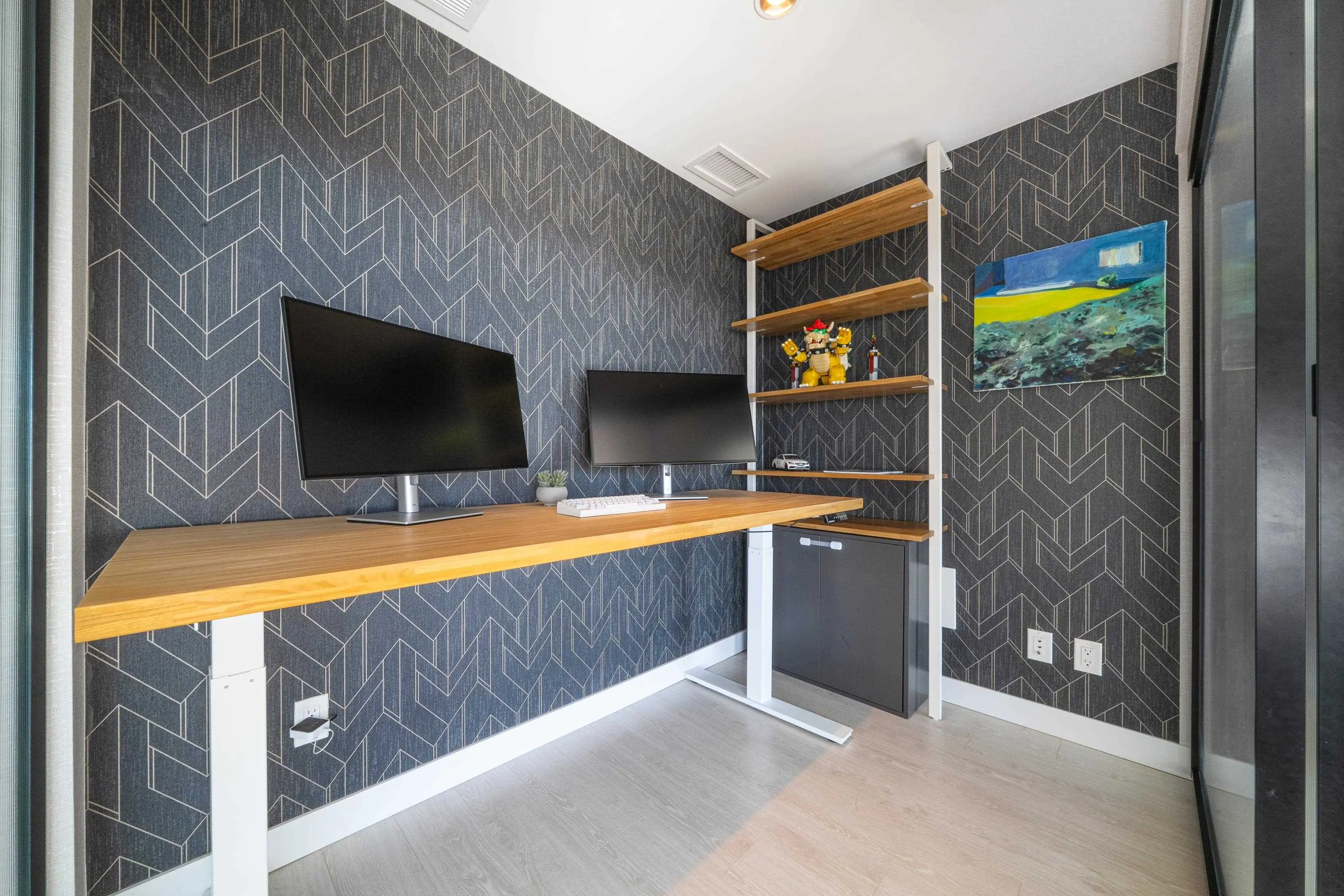 3808 4720 Lougheed Highway