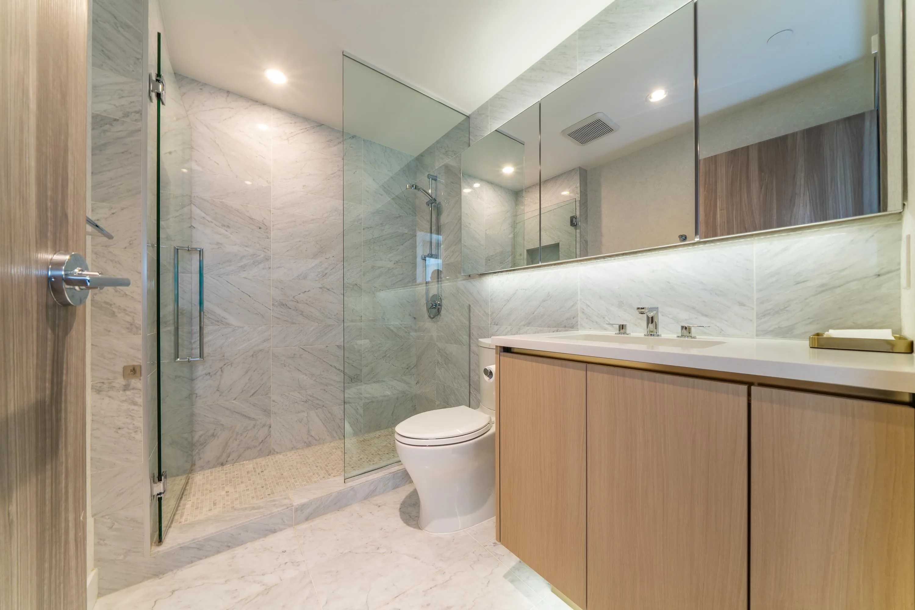 3808 4720 Lougheed Highway