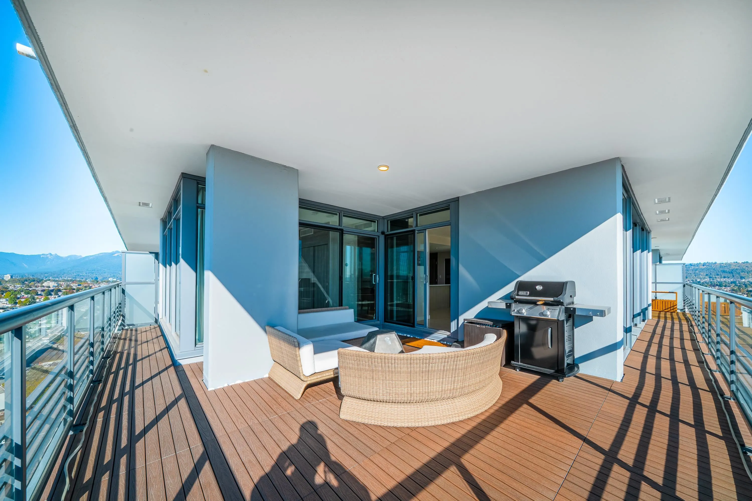 3808 4720 Lougheed Highway