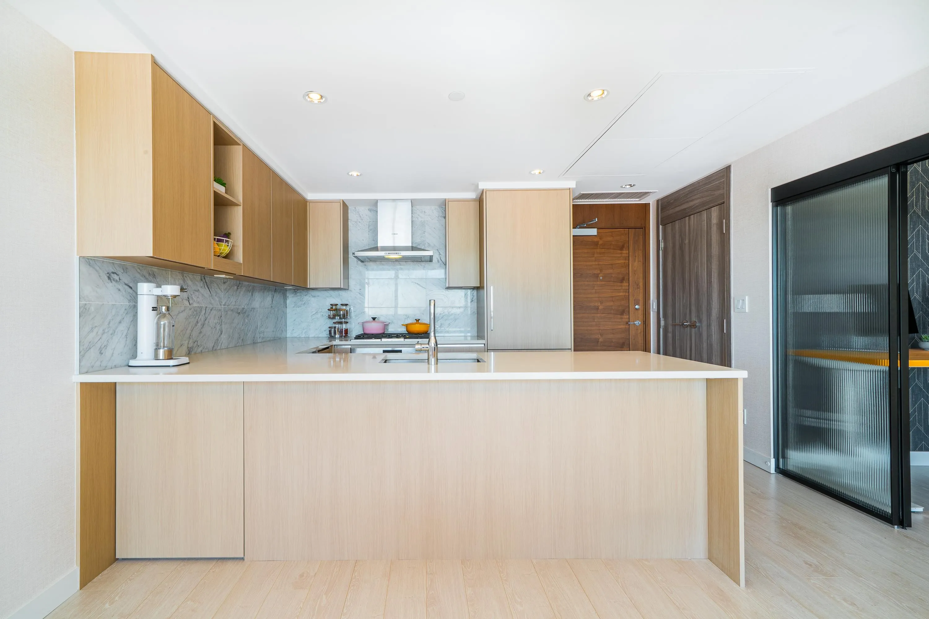 3808 4720 Lougheed Highway