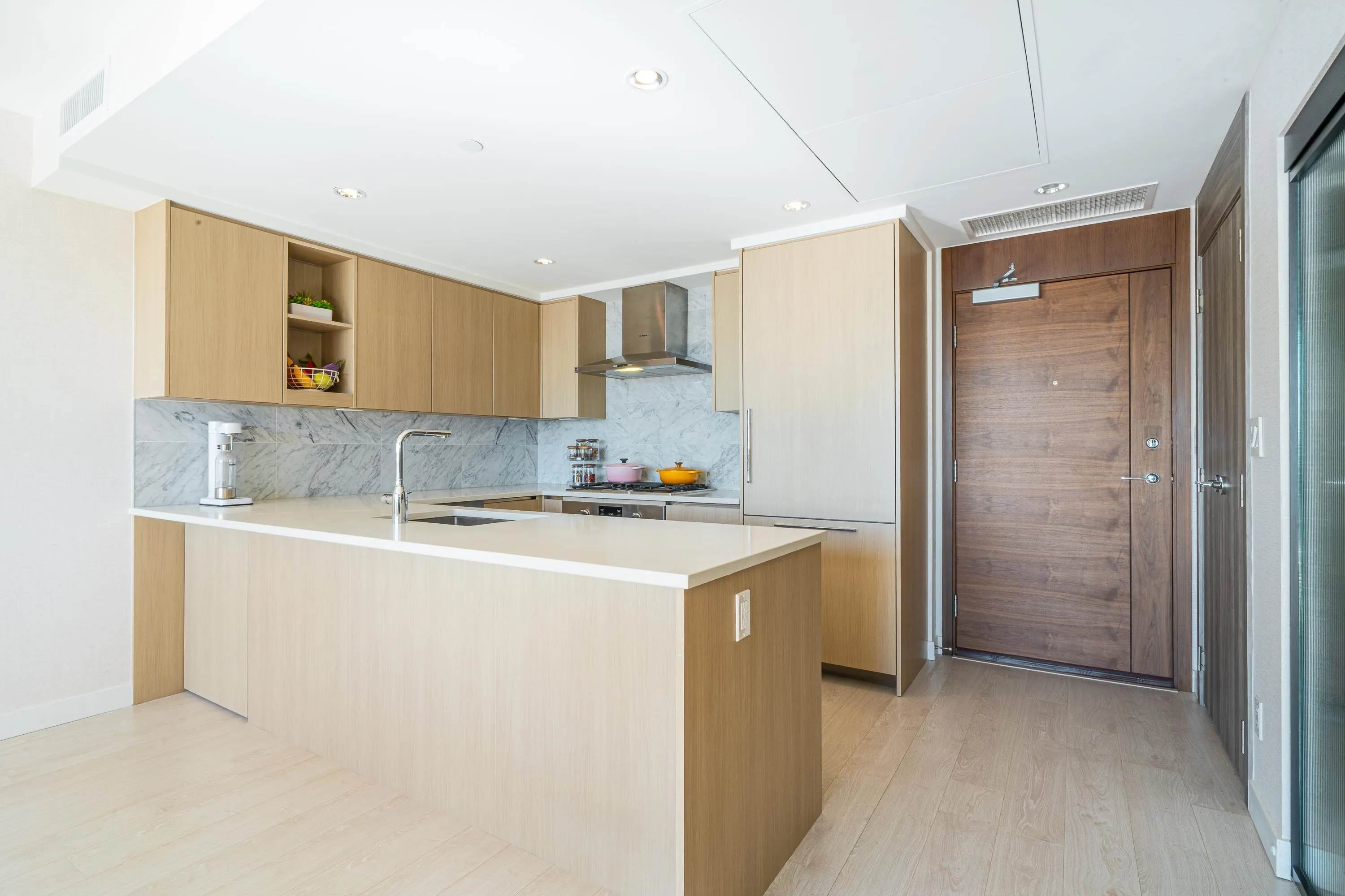 3808 4720 Lougheed Highway