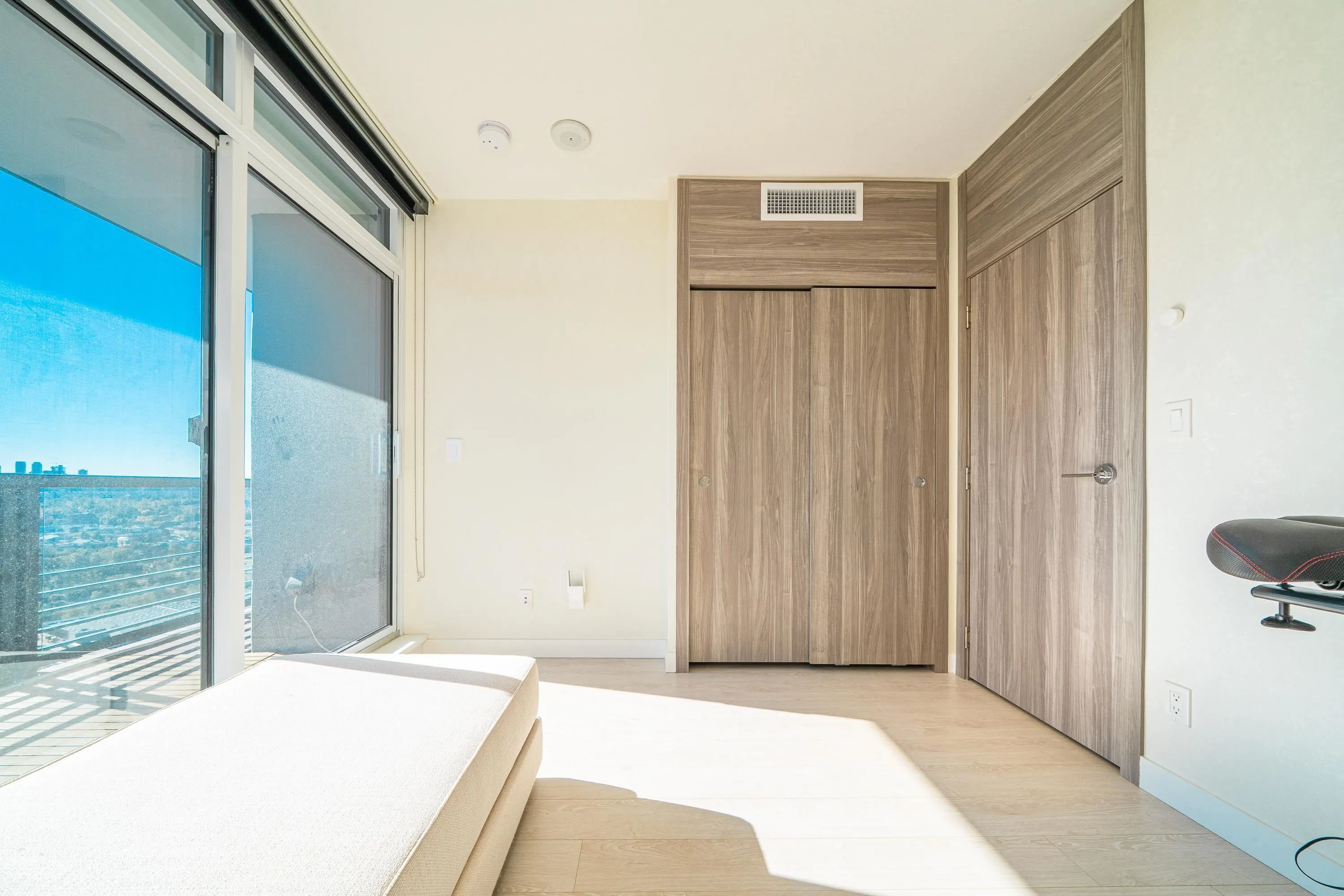 3808 4720 Lougheed Highway