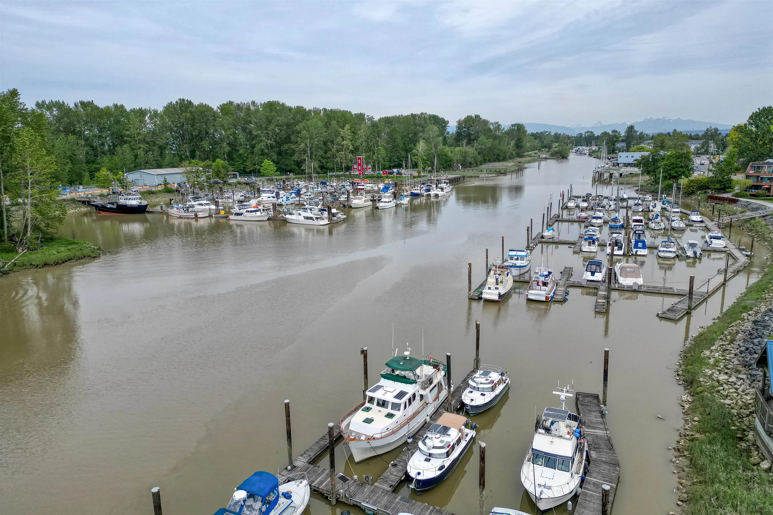 304 4753 W River Road