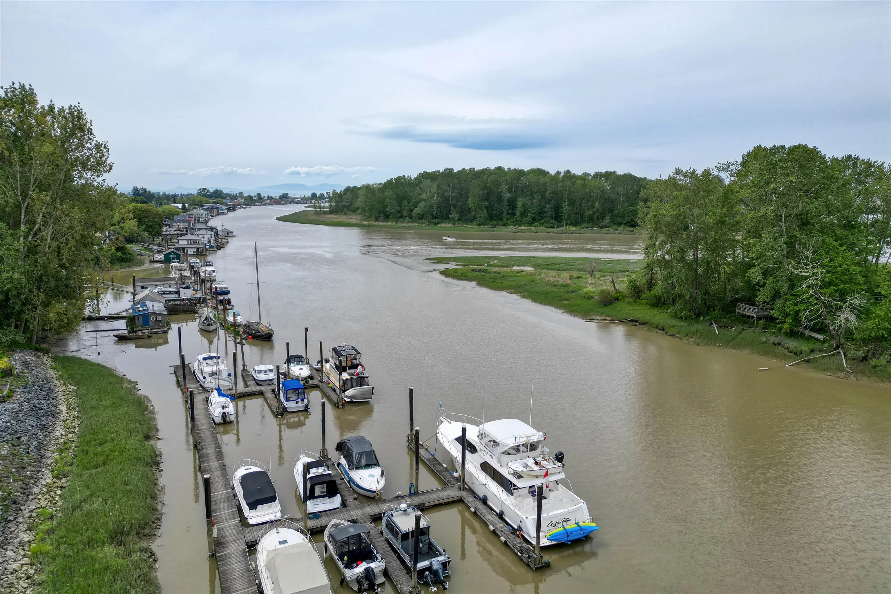 304 4753 W River Road