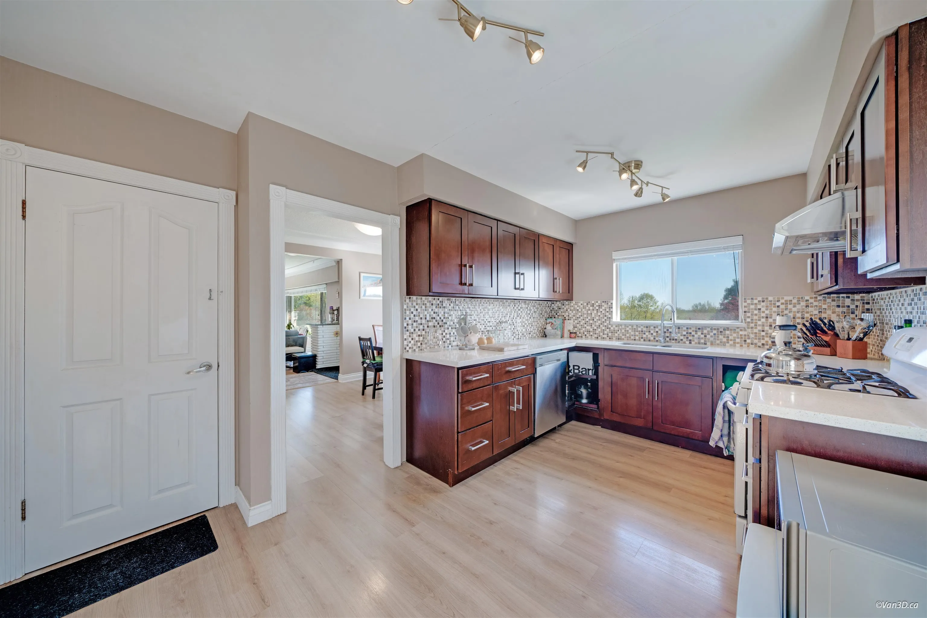 4599 Sunland Place