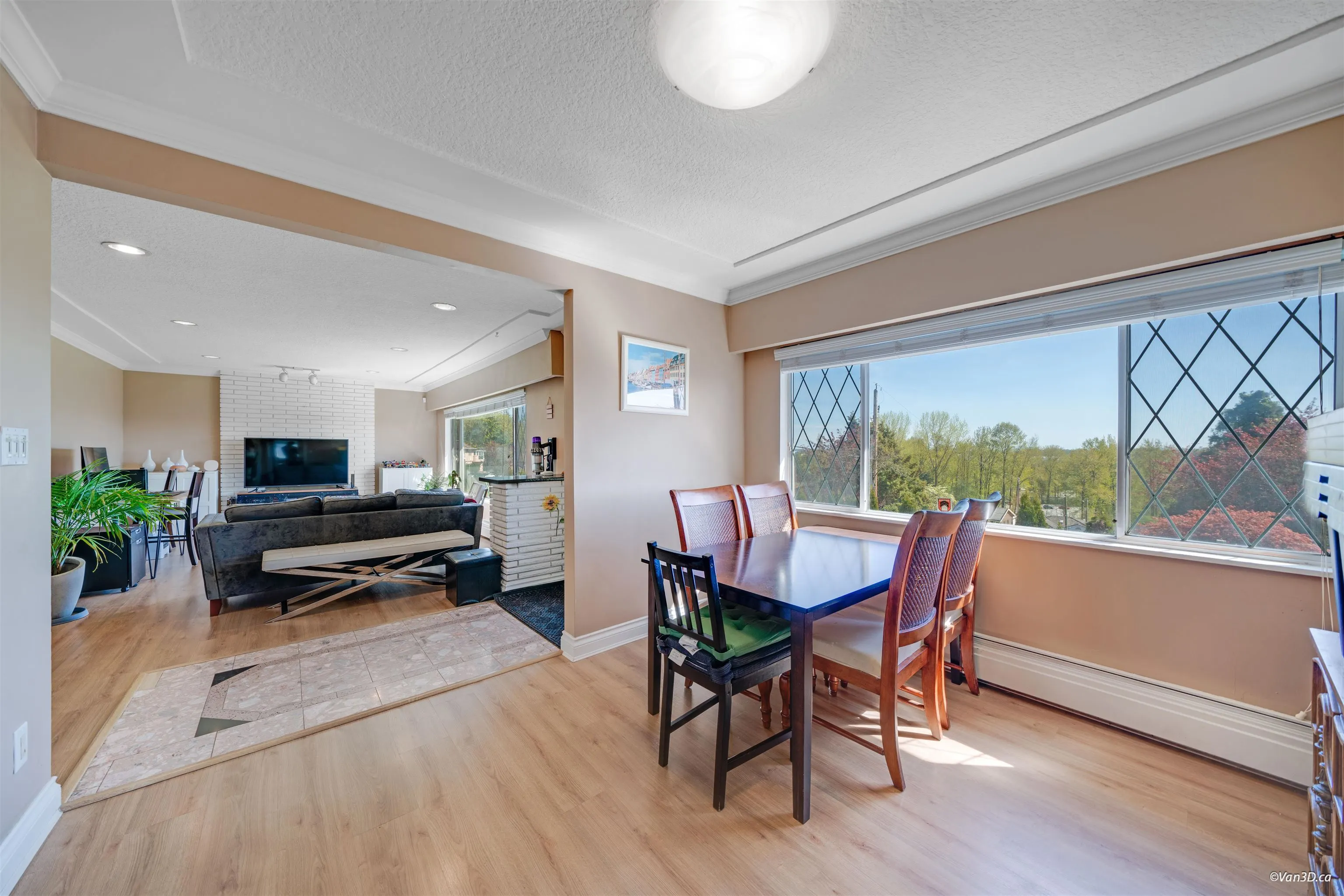 4599 Sunland Place